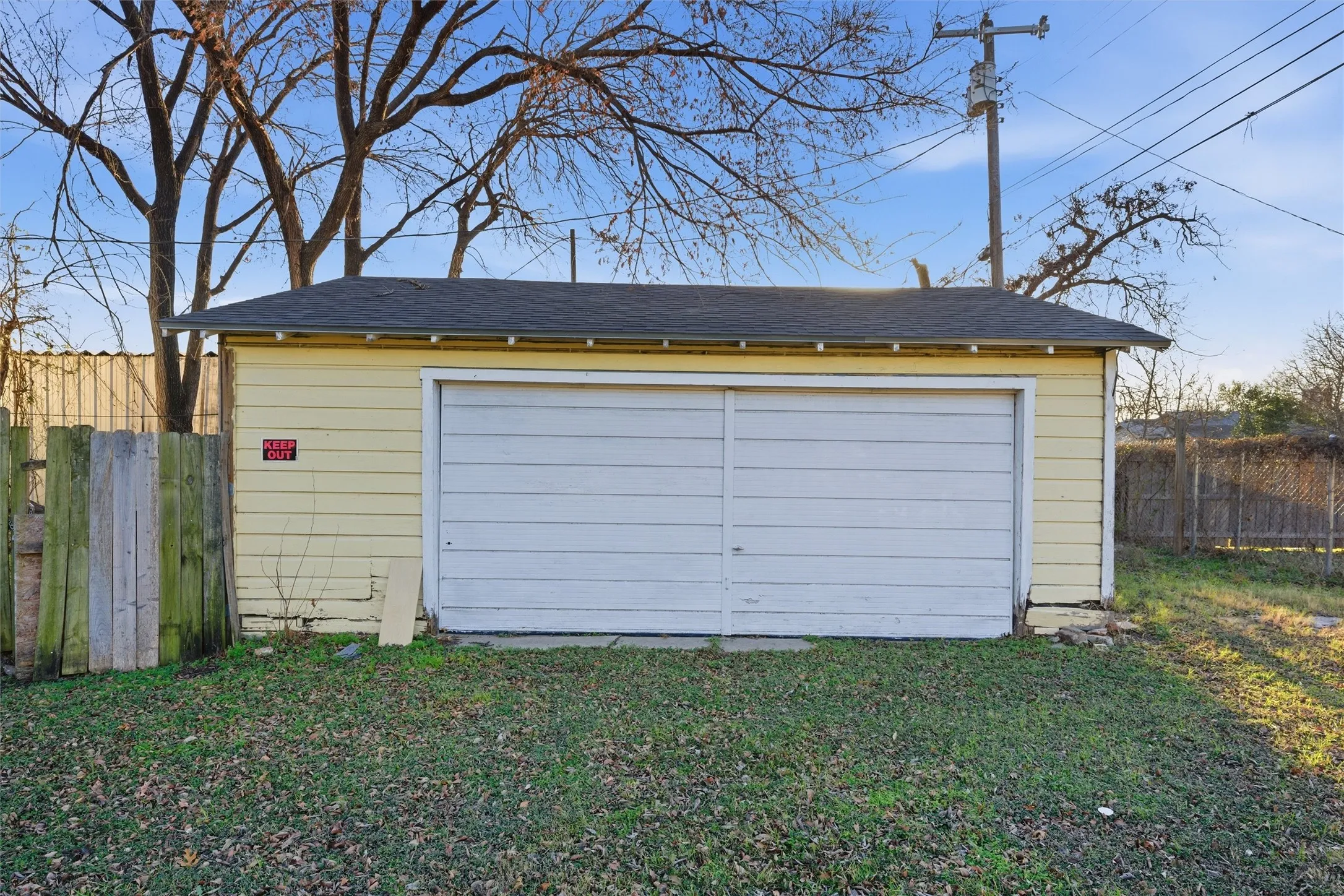 Single Family Residence For Sale in Mc Lennan County , 1601 Columbus Avenue, Waco, Texas 76701, 4 Bedroom, 2 Bathroom, 2 Garage spaces, 3,708 Sqft, built in 1900, mls#21375986, Real Estate Agent in Waco, Homes For Sale in Mc Lennan county, Homes For Sale in Waco, Realtor in Waco Texas, Real Estate Brokerage Independent Realty Texas, Luminita Cordes Realtor