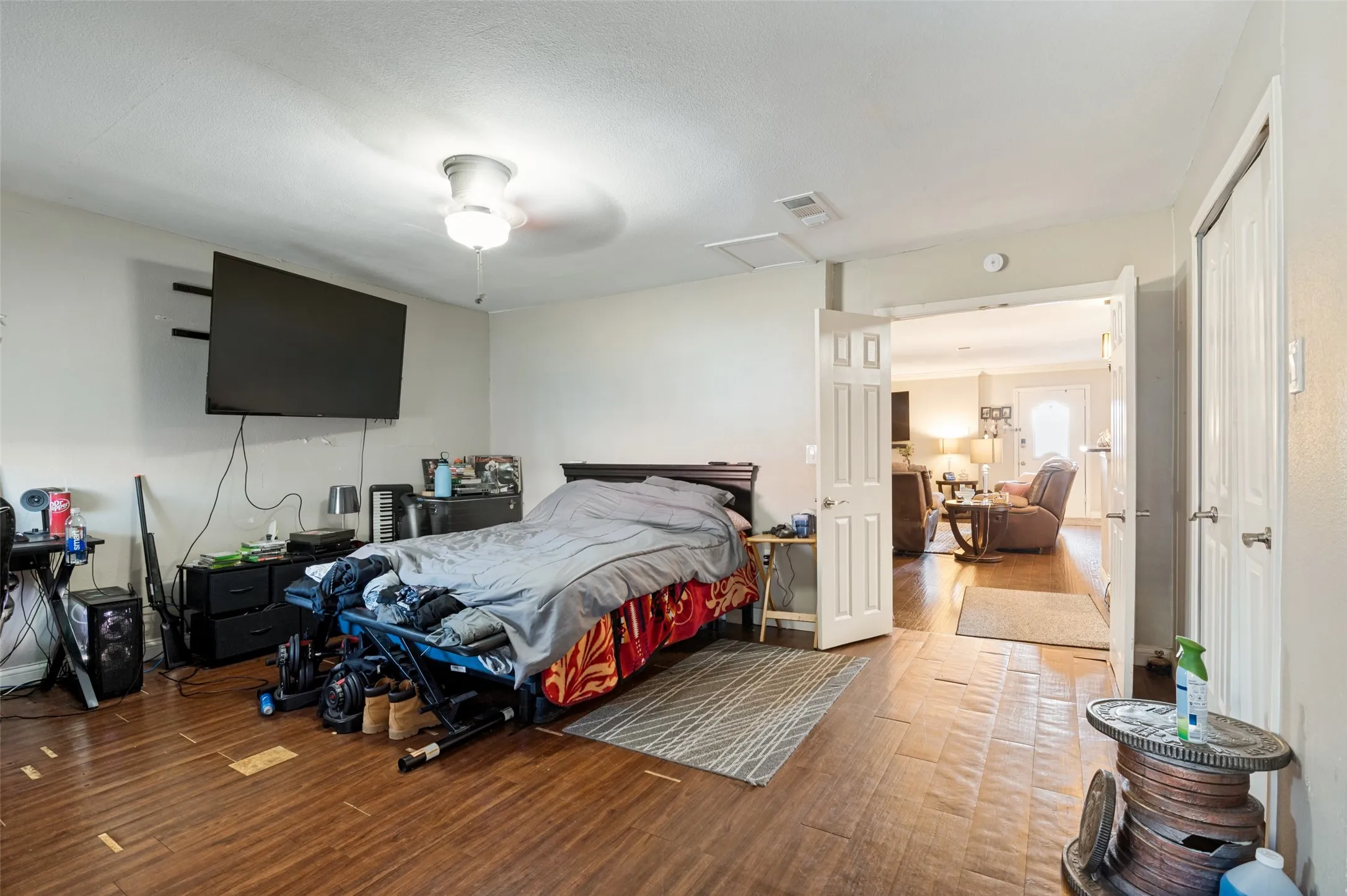 Single Family Residence For Sale in Dallas County , 3802 Yellowstone Street, Irving, Texas 75062, 3 Bedroom, 2 Bathroom, Garage spaces, 1,797 Sqft, built in 1964, mls#21361286, Real Estate Agent in Irving, Homes For Sale in Dallas county, Homes For Sale in Irving, Realtor in Irving Texas, Real Estate Brokerage Independent Realty Texas, Luminita Cordes Realtor