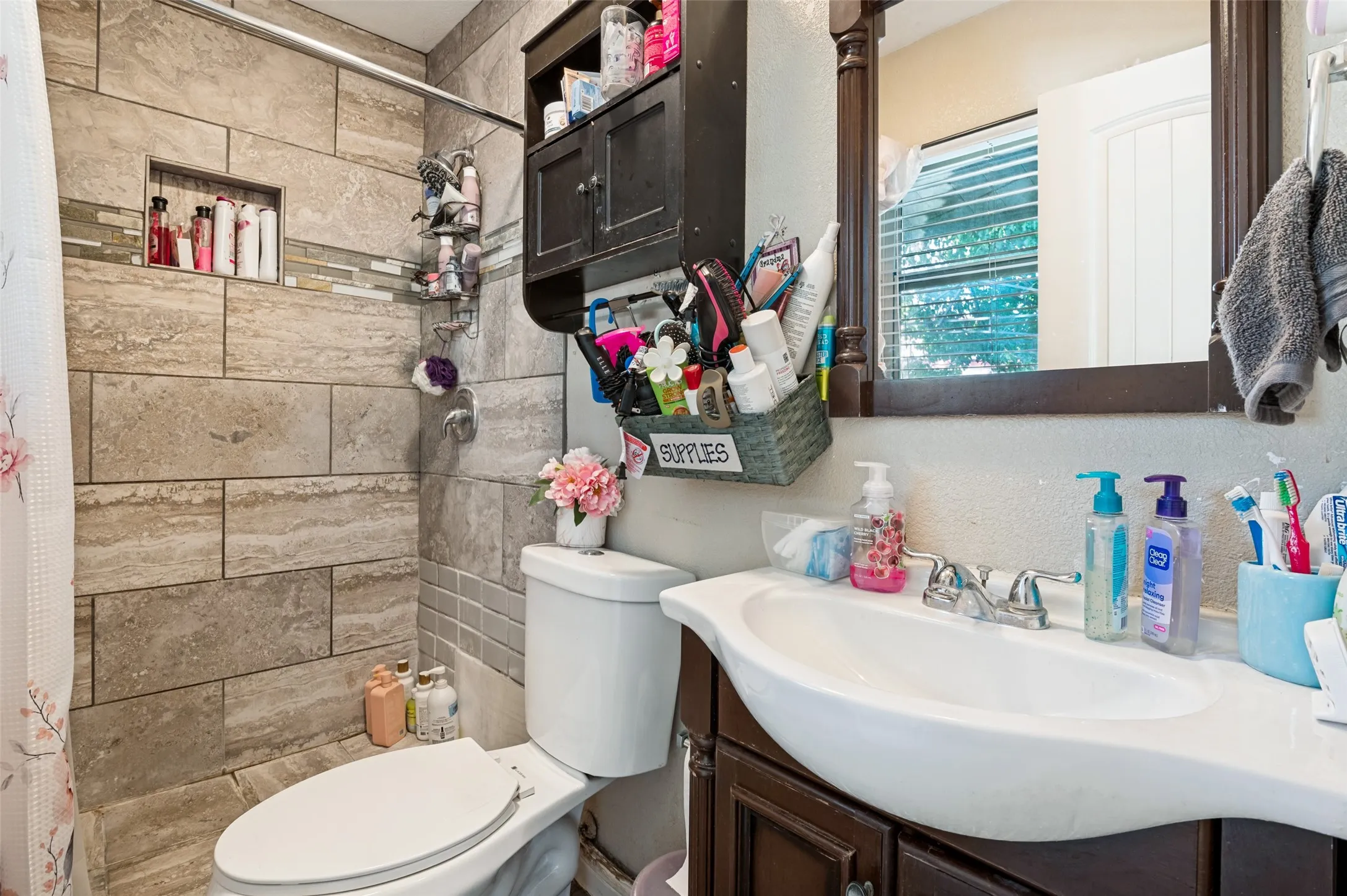 En-suite to the primary bathroom for privacy