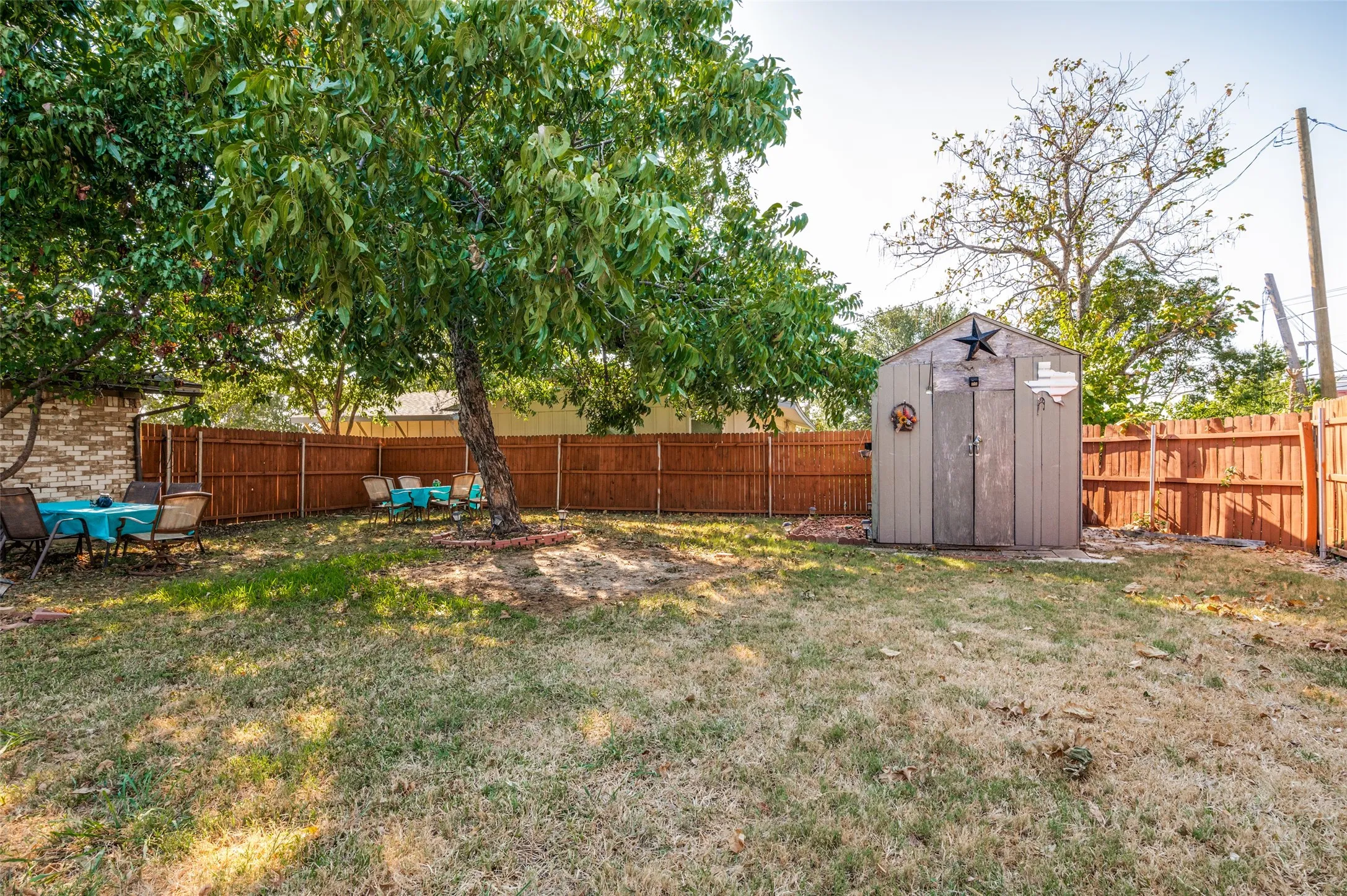 Single Family Residence For Sale in Dallas County , 3802 Yellowstone Street, Irving, Texas 75062, 3 Bedroom, 2 Bathroom, Garage spaces, 1,797 Sqft, built in 1964, mls#21361286, Real Estate Agent in Irving, Homes For Sale in Dallas county, Homes For Sale in Irving, Realtor in Irving Texas, Real Estate Brokerage Independent Realty Texas, Luminita Cordes Realtor
