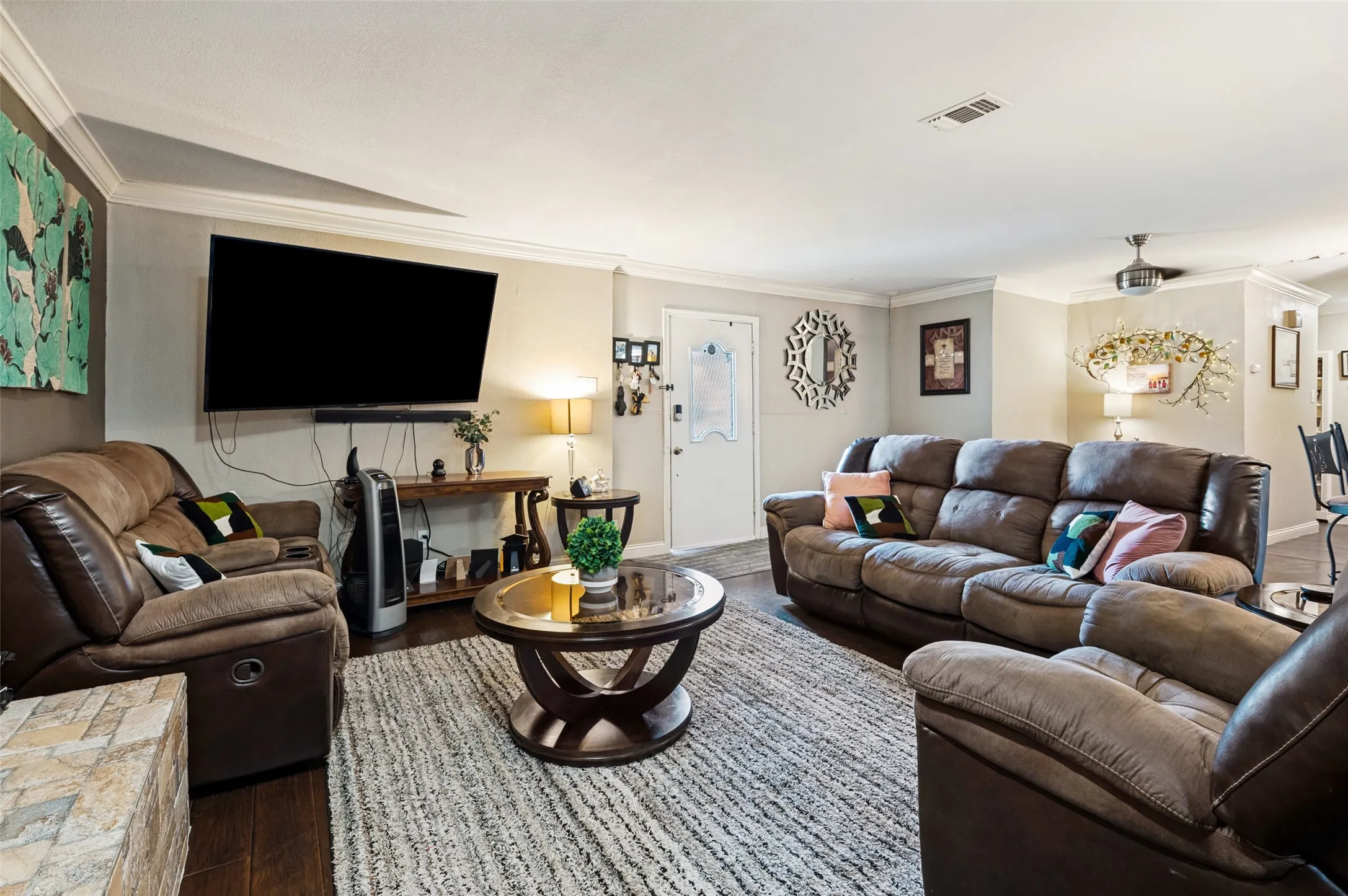 Single Family Residence For Sale in Dallas County , 3802 Yellowstone Street, Irving, Texas 75062, 3 Bedroom, 2 Bathroom, Garage spaces, 1,797 Sqft, built in 1964, mls#21361286, Real Estate Agent in Irving, Homes For Sale in Dallas county, Homes For Sale in Irving, Realtor in Irving Texas, Real Estate Brokerage Independent Realty Texas, Luminita Cordes Realtor