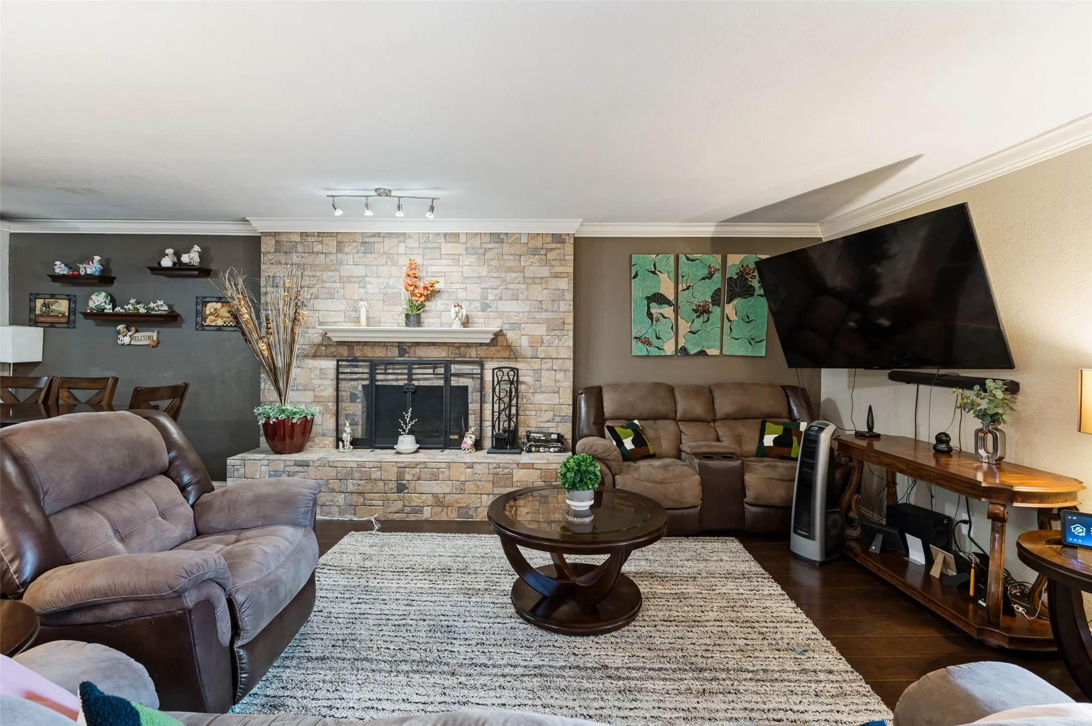 Single Family Residence For Sale in Dallas County , 3802 Yellowstone Street, Irving, Texas 75062, 3 Bedroom, 2 Bathroom, Garage spaces, 1,797 Sqft, built in 1964, mls#21361286, Real Estate Agent in Irving, Homes For Sale in Dallas county, Homes For Sale in Irving, Realtor in Irving Texas, Real Estate Brokerage Independent Realty Texas, Luminita Cordes Realtor