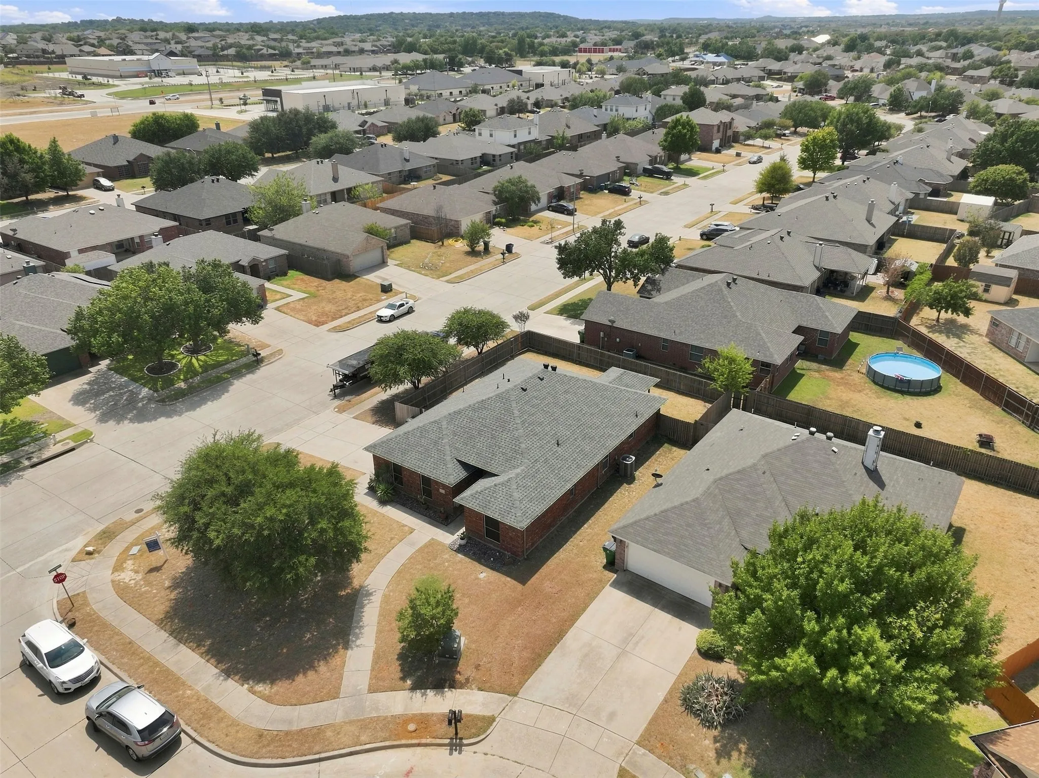 Single Family Residence For Sale in Tarrant County , 937 Behrens Court, Crowley, Texas 76036, 3 Bedroom, 2 Bathroom, 2 Garage spaces, 1,679 Sqft, built in 2006, mls#21364149, Real Estate Agent in Crowley, Homes For Sale in Tarrant county, Homes For Sale in Crowley, Realtor in Crowley Texas, Real Estate Brokerage Independent Realty Texas, Luminita Cordes Realtor