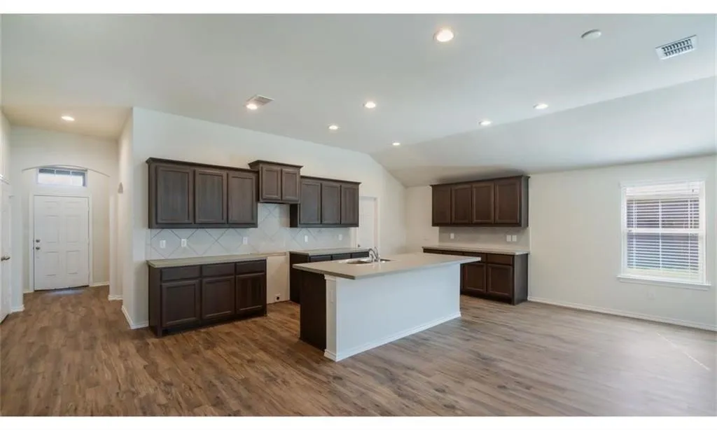 Single Family Residence For Rent in Tarrant County , 9201 Forbes Mill, Fort Worth, Texas 76179, 3 Bedroom, 2 Bathroom, 2 Garage spaces, 1,861 Sqft, built in 2019, mls#21376893, Real Estate Agent in Fort Worth, Homes For Rent in Tarrant county, Homes For Rent in Fort Worth, Realtor in Fort Worth Texas, Real Estate Brokerage Independent Realty Texas, Luminita Cordes Realtor