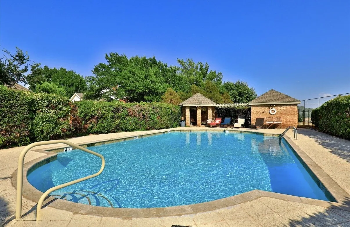 Community pool