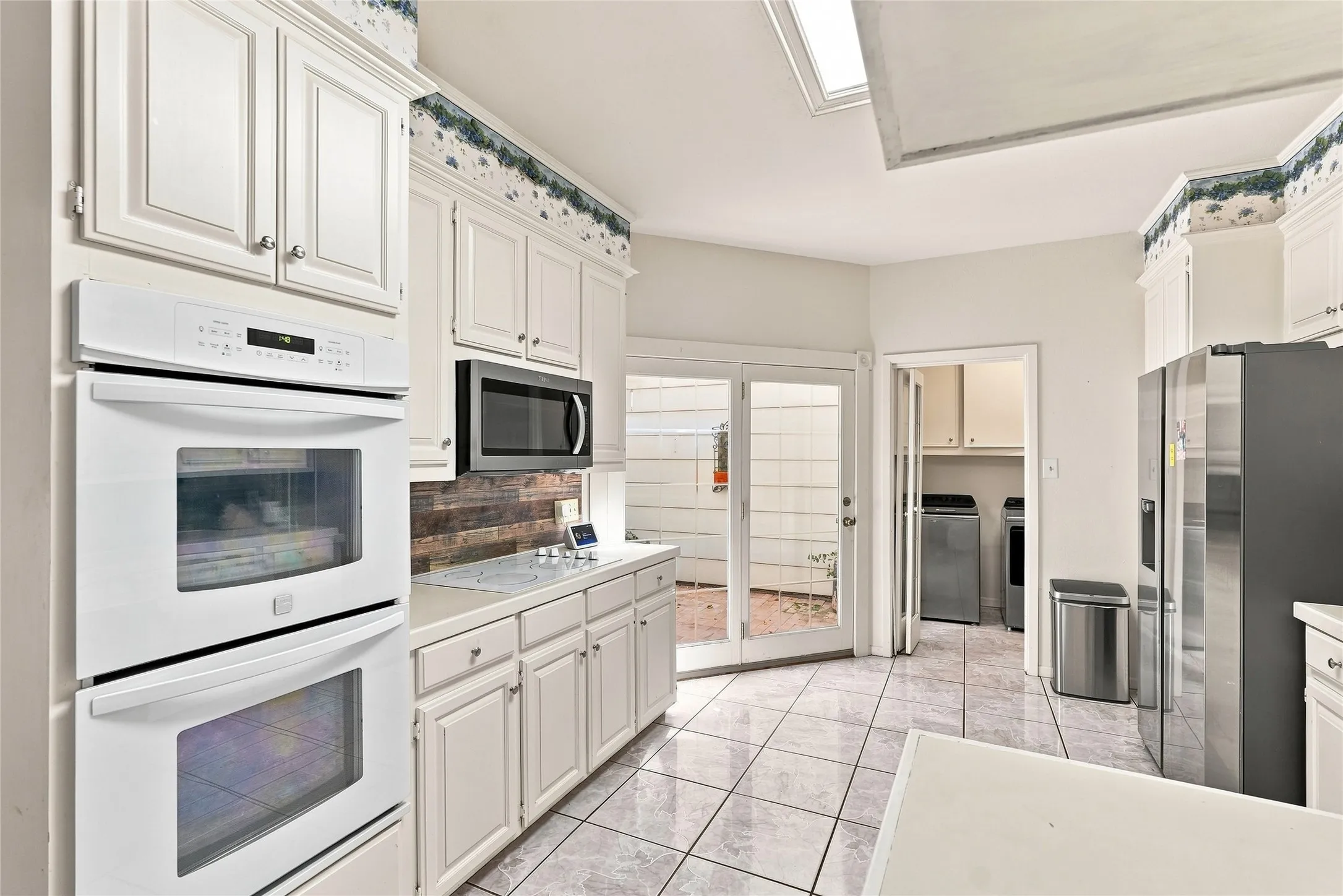 Single Family Residence For Sale in Taylor County , 116 Lytle Place Drive, Abilene, Texas 79602, 3 Bedroom, 4 Bathroom, 2 Garage spaces, 2,827 Sqft, built in 1985, mls#21376476, Real Estate Agent in Abilene, Homes For Sale in Taylor county, Homes For Sale in Abilene, Realtor in Abilene Texas, Real Estate Brokerage Independent Realty Texas, Luminita Cordes Realtor