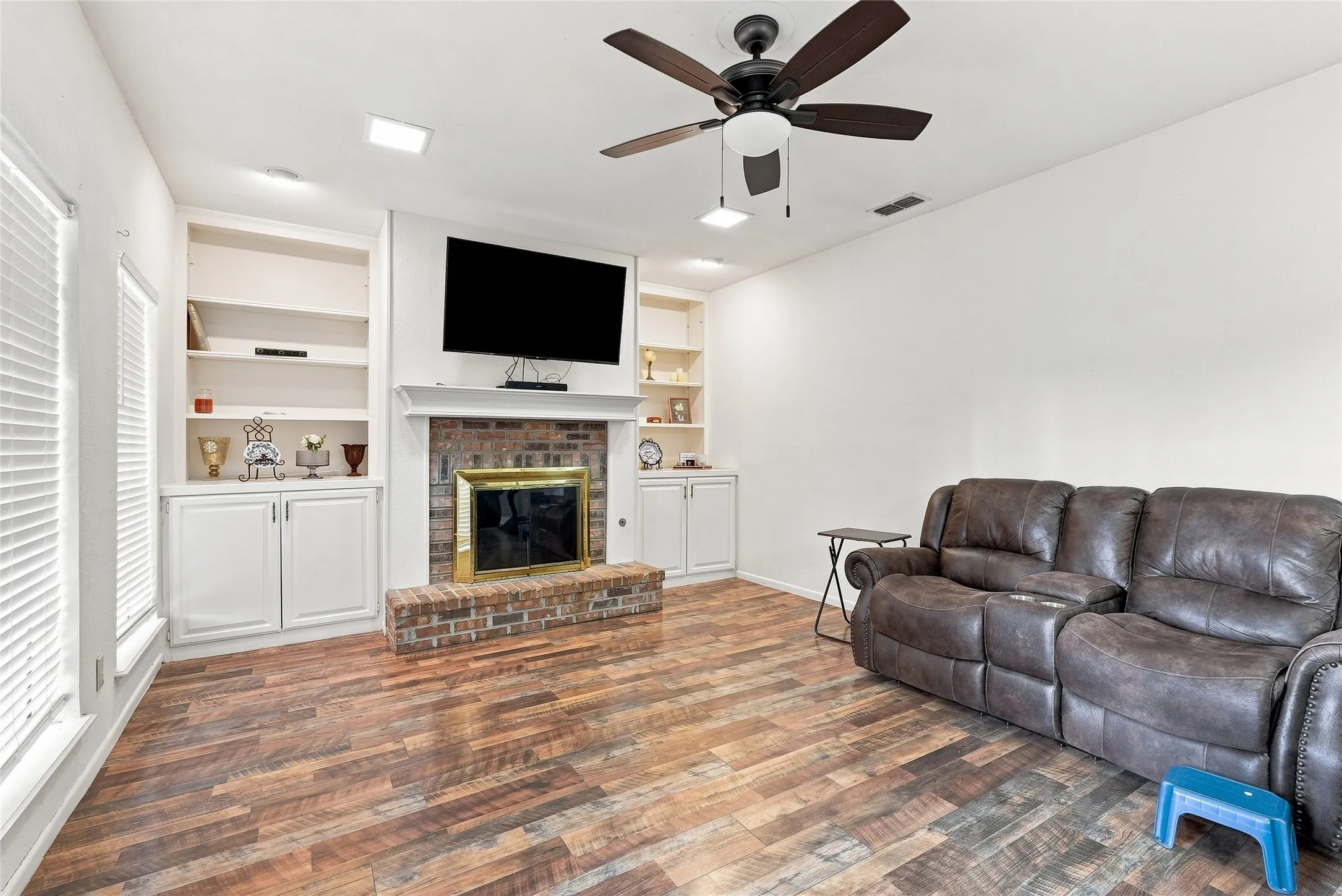 Single Family Residence For Sale in Taylor County , 116 Lytle Place Drive, Abilene, Texas 79602, 3 Bedroom, 4 Bathroom, 2 Garage spaces, 2,827 Sqft, built in 1985, mls#21376476, Real Estate Agent in Abilene, Homes For Sale in Taylor county, Homes For Sale in Abilene, Realtor in Abilene Texas, Real Estate Brokerage Independent Realty Texas, Luminita Cordes Realtor