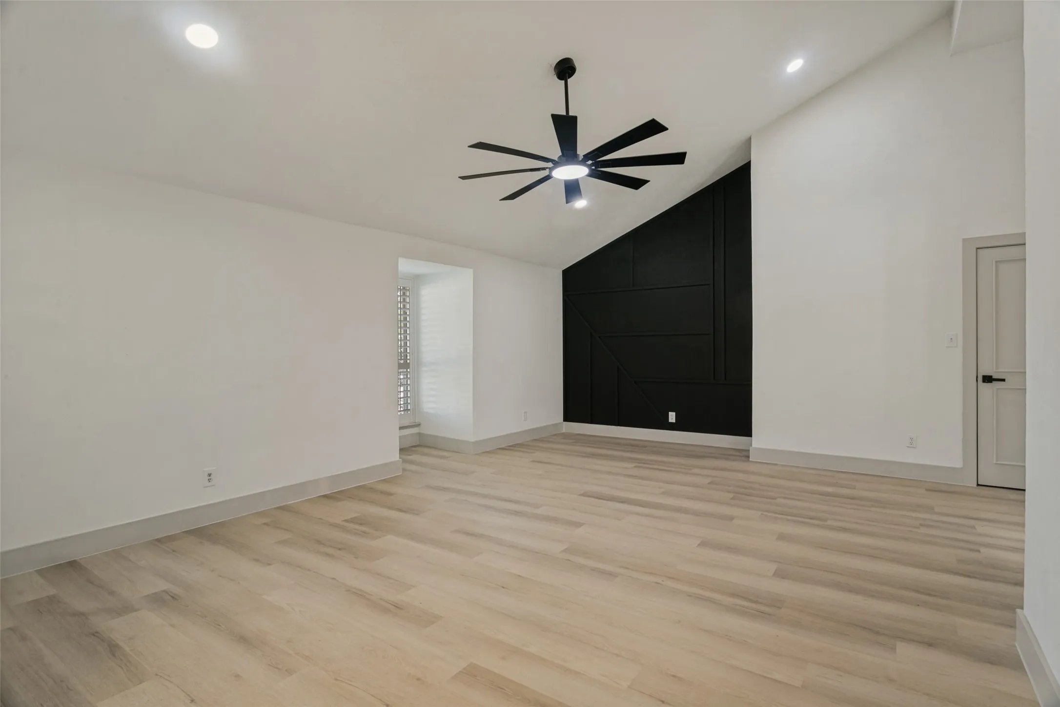 Single Family Residence For Sale in Denton County , 1742 Marblehead Drive, Lewisville, Texas 75067, 3 Bedroom, 2 Bathroom, 2 Garage spaces, 1,587 Sqft, built in 1971, mls#21376879, Real Estate Agent in Lewisville, Homes For Sale in Denton county, Homes For Sale in Lewisville, Realtor in Lewisville Texas, Real Estate Brokerage Independent Realty Texas, Luminita Cordes Realtor