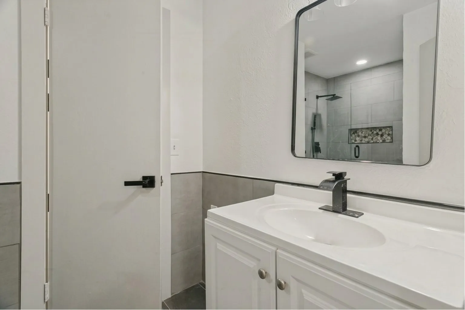 Single Family Residence For Sale in Denton County , 1742 Marblehead Drive, Lewisville, Texas 75067, 3 Bedroom, 2 Bathroom, 2 Garage spaces, 1,587 Sqft, built in 1971, mls#21376879, Real Estate Agent in Lewisville, Homes For Sale in Denton county, Homes For Sale in Lewisville, Realtor in Lewisville Texas, Real Estate Brokerage Independent Realty Texas, Luminita Cordes Realtor