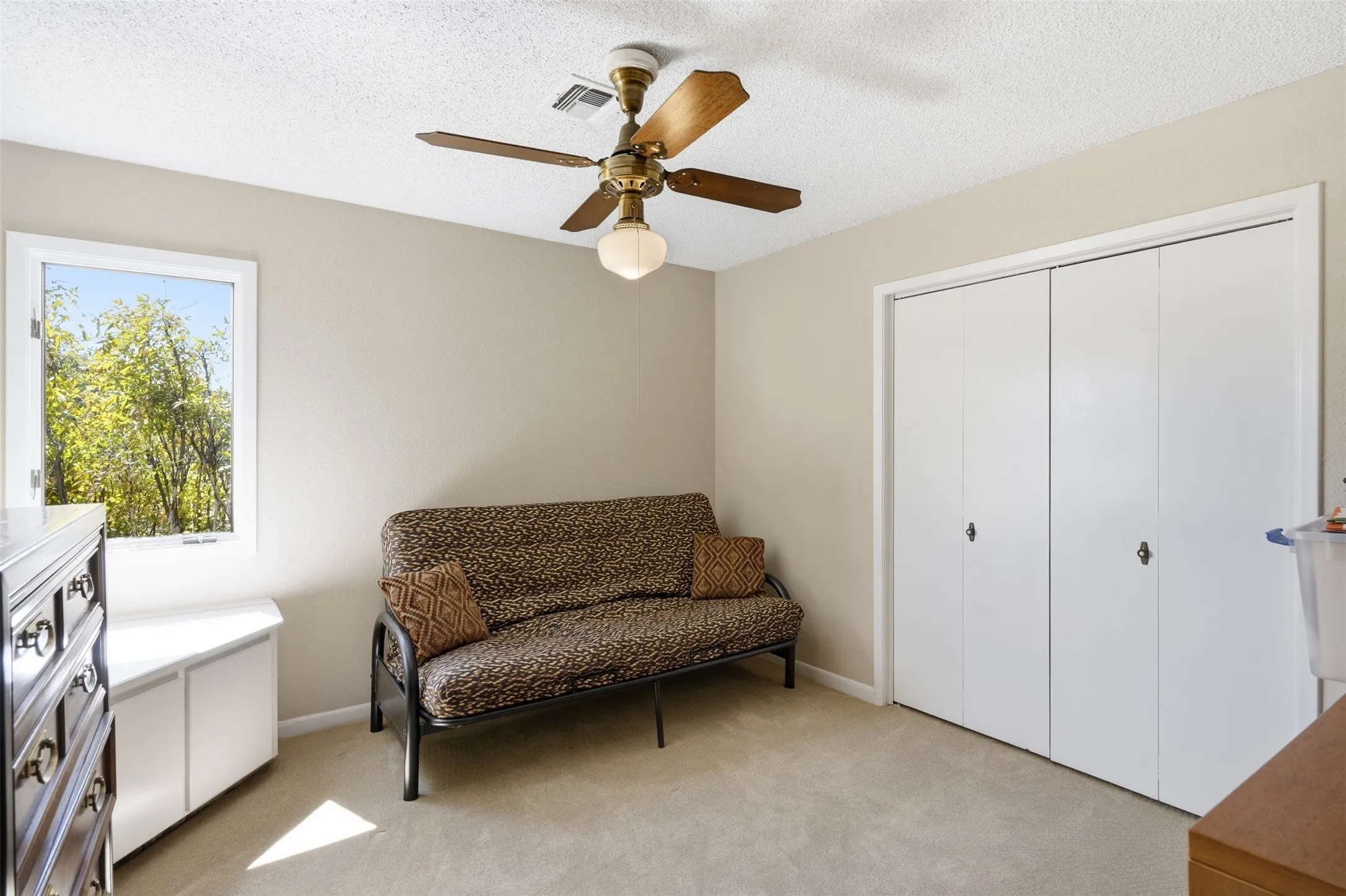 Warehouse For Sale in Parker County , 2701 N FM 51, Weatherford, Texas 76085, 3 Bedroom, 3 Bathroom, Garage spaces, 2,702 Sqft, built in 1982, mls#21376898, Real Estate Agent in Weatherford, Homes For Sale in Parker county, Homes For Sale in Weatherford, Realtor in Weatherford Texas, Real Estate Brokerage Independent Realty Texas, Luminita Cordes Realtor