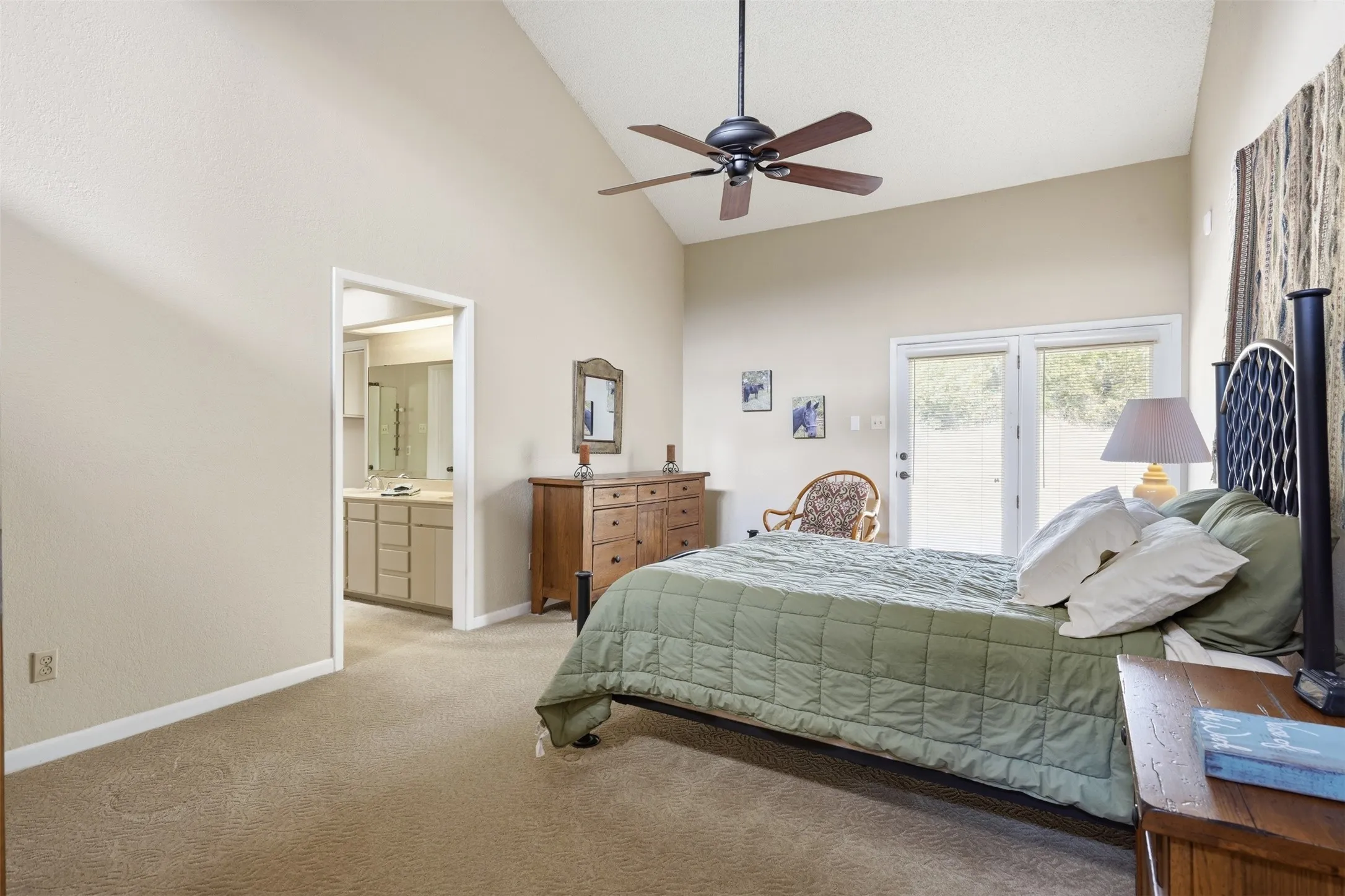 Warehouse For Sale in Parker County , 2701 N FM 51, Weatherford, Texas 76085, 3 Bedroom, 3 Bathroom, Garage spaces, 2,702 Sqft, built in 1982, mls#21376898, Real Estate Agent in Weatherford, Homes For Sale in Parker county, Homes For Sale in Weatherford, Realtor in Weatherford Texas, Real Estate Brokerage Independent Realty Texas, Luminita Cordes Realtor