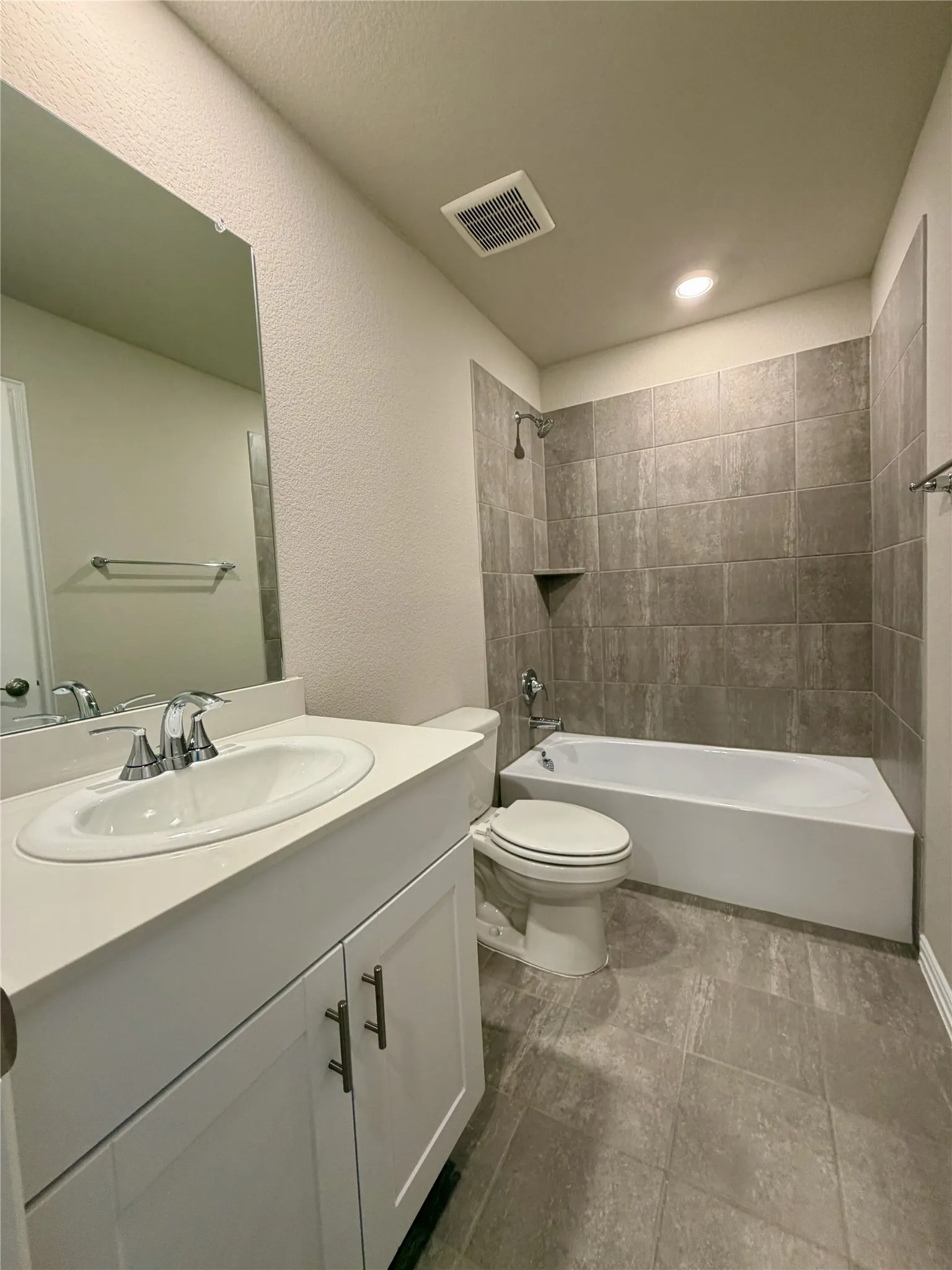 Single Family Residence For Rent in Grayson County , 2209 Dunbar Drive, Sherman, Texas 75092, 3 Bedroom, 2 Bathroom, 2 Garage spaces, 1,659 Sqft, built in 2025, mls#21376907, Real Estate Agent in Sherman, Homes For Rent in Grayson county, Homes For Rent in Sherman, Realtor in Sherman Texas, Real Estate Brokerage Independent Realty Texas, Luminita Cordes Realtor