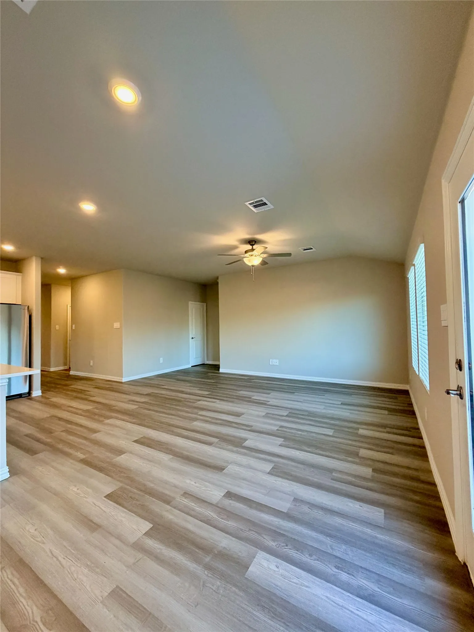 Single Family Residence For Rent in Grayson County , 2209 Dunbar Drive, Sherman, Texas 75092, 3 Bedroom, 2 Bathroom, 2 Garage spaces, 1,659 Sqft, built in 2025, mls#21376907, Real Estate Agent in Sherman, Homes For Rent in Grayson county, Homes For Rent in Sherman, Realtor in Sherman Texas, Real Estate Brokerage Independent Realty Texas, Luminita Cordes Realtor