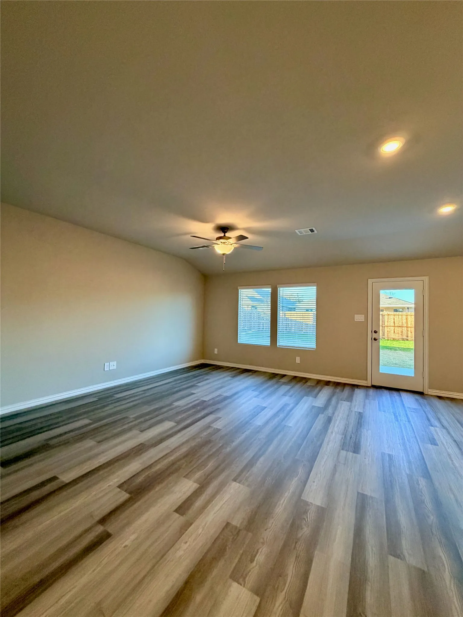 Single Family Residence For Rent in Grayson County , 2209 Dunbar Drive, Sherman, Texas 75092, 3 Bedroom, 2 Bathroom, 2 Garage spaces, 1,659 Sqft, built in 2025, mls#21376907, Real Estate Agent in Sherman, Homes For Rent in Grayson county, Homes For Rent in Sherman, Realtor in Sherman Texas, Real Estate Brokerage Independent Realty Texas, Luminita Cordes Realtor