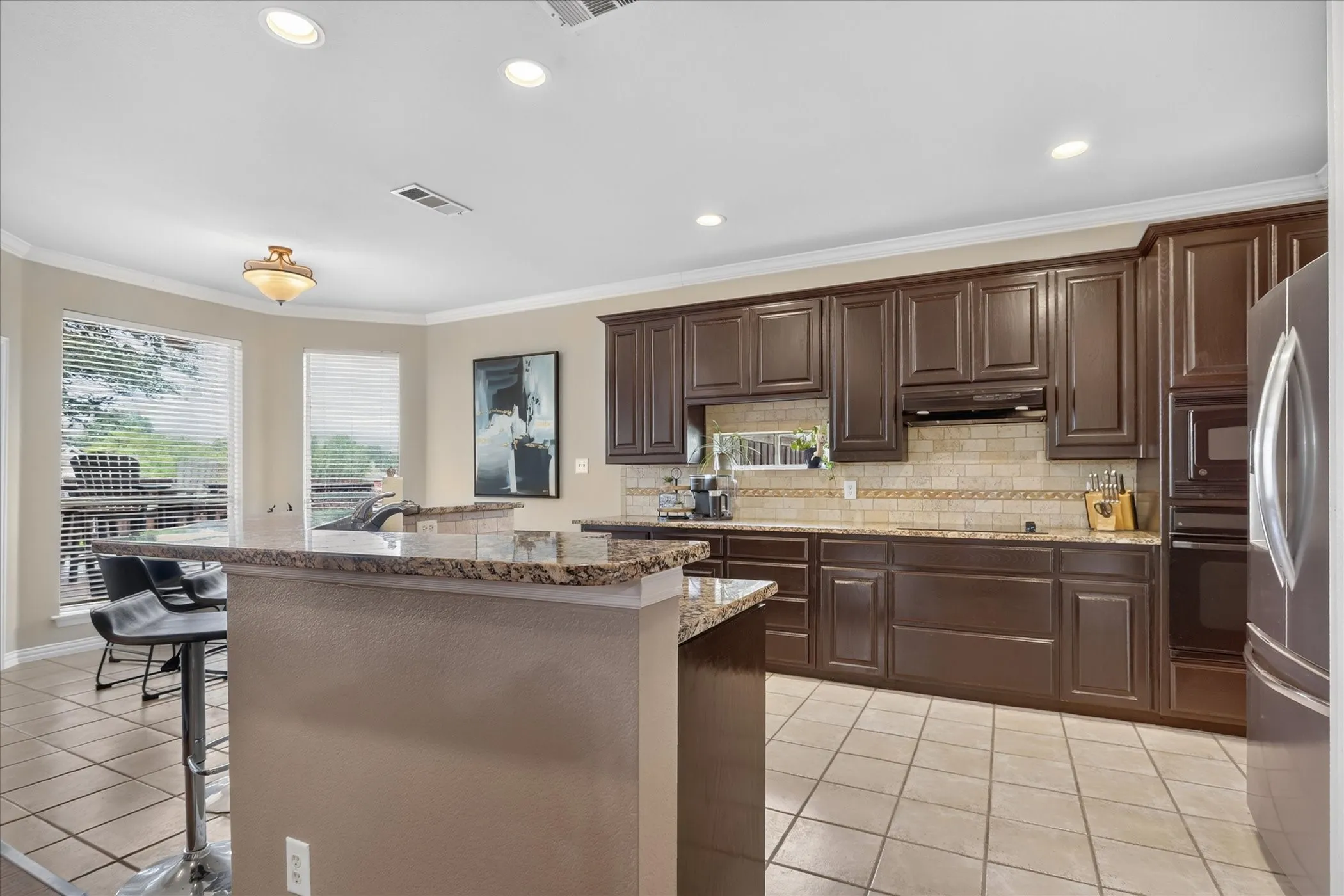Single Family Residence For Sale in Denton County , 901 Brittany Drive, Lewisville, Texas 75067, 4 Bedroom, 3 Bathroom, 3 Garage spaces, 2,733 Sqft, built in 1997, mls#21376909, Real Estate Agent in Lewisville, Homes For Sale in Denton county, Homes For Sale in Lewisville, Realtor in Lewisville Texas, Real Estate Brokerage Independent Realty Texas, Luminita Cordes Realtor