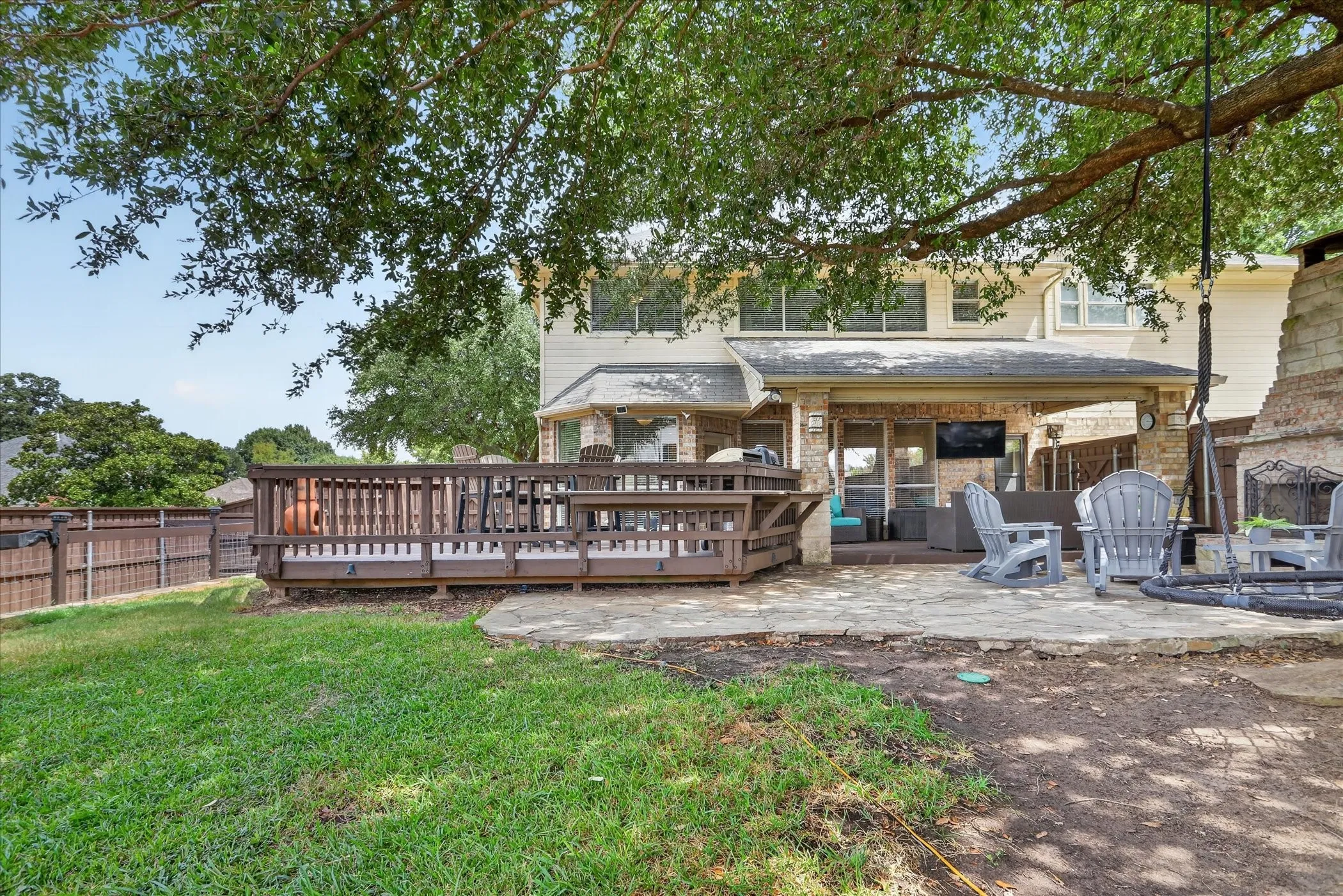 Single Family Residence For Sale in Denton County , 901 Brittany Drive, Lewisville, Texas 75067, 4 Bedroom, 3 Bathroom, 3 Garage spaces, 2,733 Sqft, built in 1997, mls#21376909, Real Estate Agent in Lewisville, Homes For Sale in Denton county, Homes For Sale in Lewisville, Realtor in Lewisville Texas, Real Estate Brokerage Independent Realty Texas, Luminita Cordes Realtor