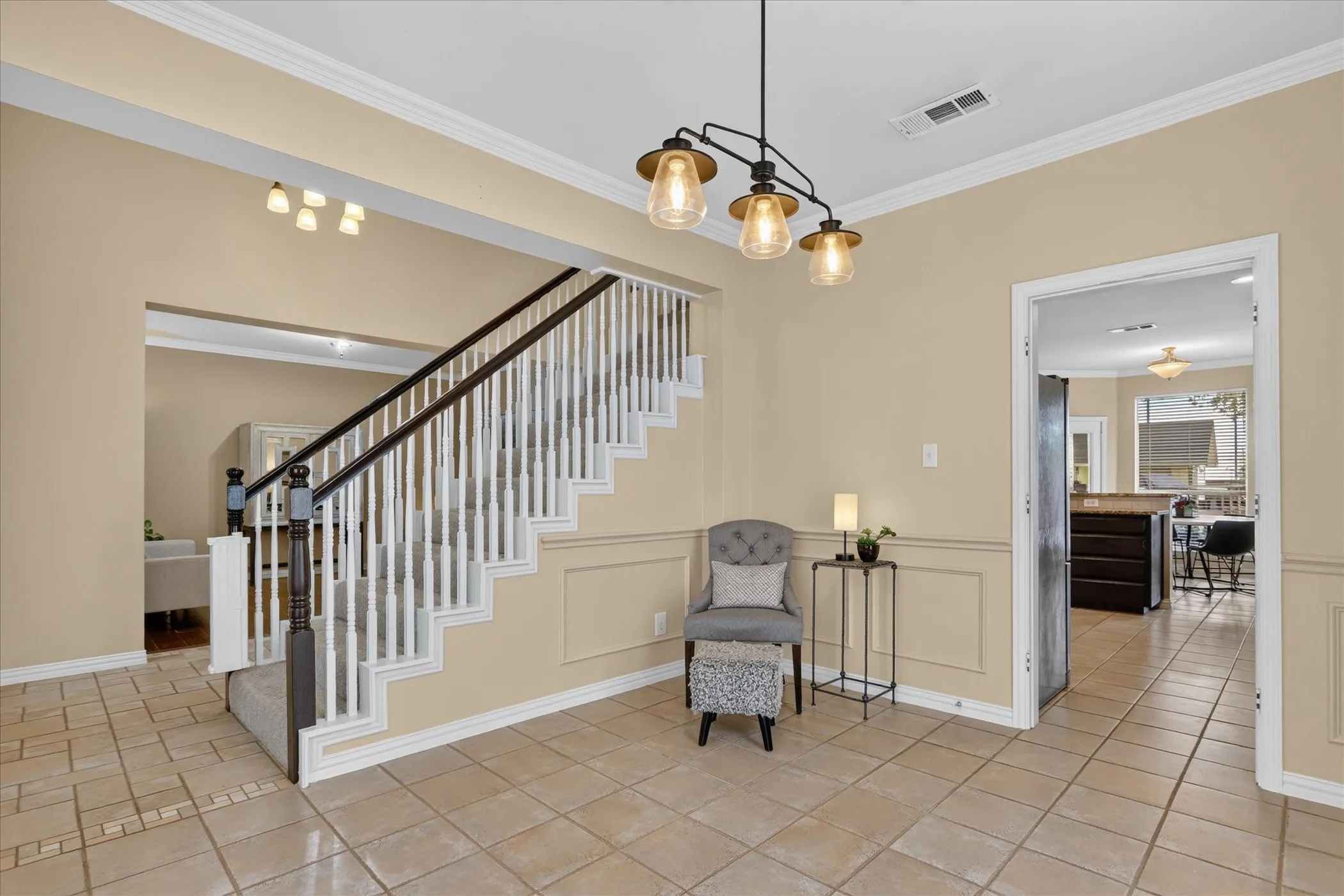 Single Family Residence For Sale in Denton County , 901 Brittany Drive, Lewisville, Texas 75067, 4 Bedroom, 3 Bathroom, 3 Garage spaces, 2,733 Sqft, built in 1997, mls#21376909, Real Estate Agent in Lewisville, Homes For Sale in Denton county, Homes For Sale in Lewisville, Realtor in Lewisville Texas, Real Estate Brokerage Independent Realty Texas, Luminita Cordes Realtor