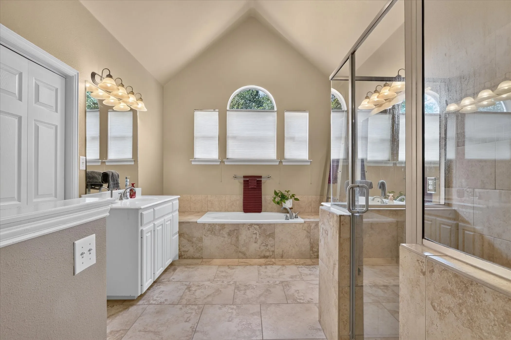 Single Family Residence For Sale in Denton County , 901 Brittany Drive, Lewisville, Texas 75067, 4 Bedroom, 3 Bathroom, 3 Garage spaces, 2,733 Sqft, built in 1997, mls#21376909, Real Estate Agent in Lewisville, Homes For Sale in Denton county, Homes For Sale in Lewisville, Realtor in Lewisville Texas, Real Estate Brokerage Independent Realty Texas, Luminita Cordes Realtor
