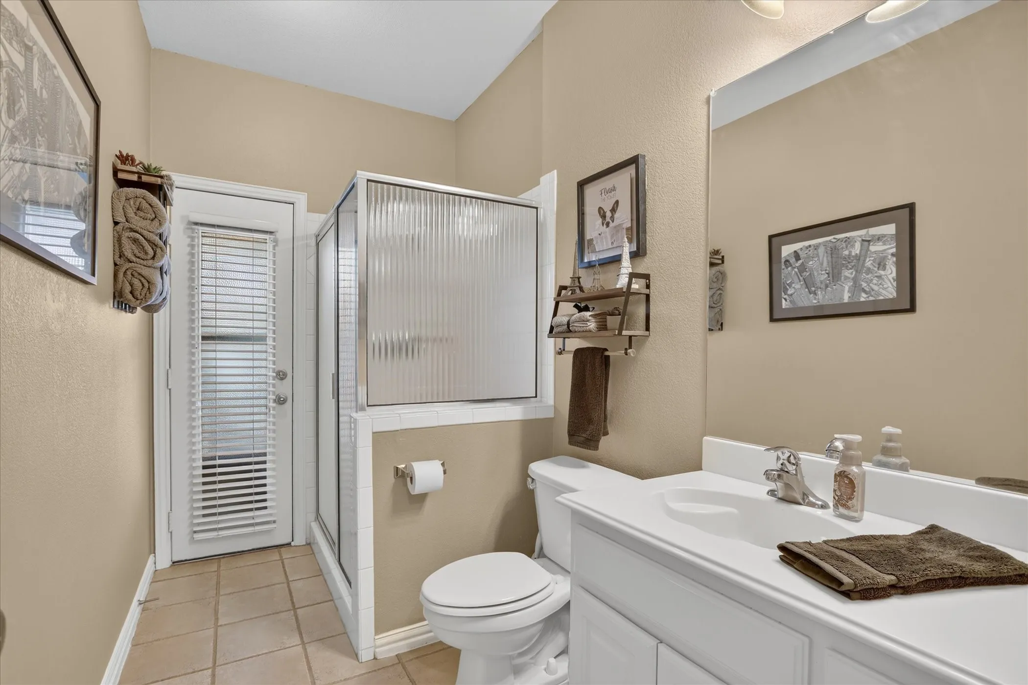 Single Family Residence For Sale in Denton County , 901 Brittany Drive, Lewisville, Texas 75067, 4 Bedroom, 3 Bathroom, 3 Garage spaces, 2,733 Sqft, built in 1997, mls#21376909, Real Estate Agent in Lewisville, Homes For Sale in Denton county, Homes For Sale in Lewisville, Realtor in Lewisville Texas, Real Estate Brokerage Independent Realty Texas, Luminita Cordes Realtor