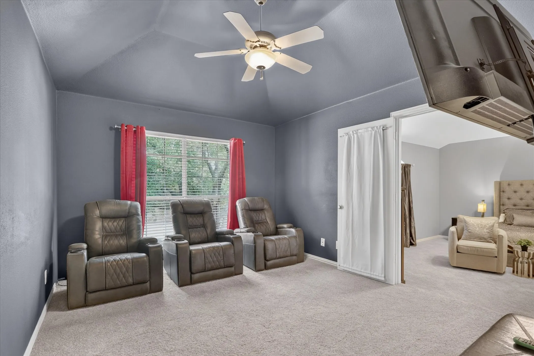 Single Family Residence For Sale in Denton County , 901 Brittany Drive, Lewisville, Texas 75067, 4 Bedroom, 3 Bathroom, 3 Garage spaces, 2,733 Sqft, built in 1997, mls#21376909, Real Estate Agent in Lewisville, Homes For Sale in Denton county, Homes For Sale in Lewisville, Realtor in Lewisville Texas, Real Estate Brokerage Independent Realty Texas, Luminita Cordes Realtor