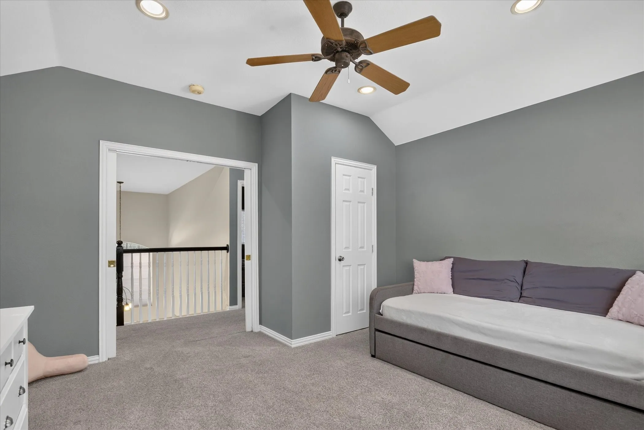 Single Family Residence For Sale in Denton County , 901 Brittany Drive, Lewisville, Texas 75067, 4 Bedroom, 3 Bathroom, 3 Garage spaces, 2,733 Sqft, built in 1997, mls#21376909, Real Estate Agent in Lewisville, Homes For Sale in Denton county, Homes For Sale in Lewisville, Realtor in Lewisville Texas, Real Estate Brokerage Independent Realty Texas, Luminita Cordes Realtor