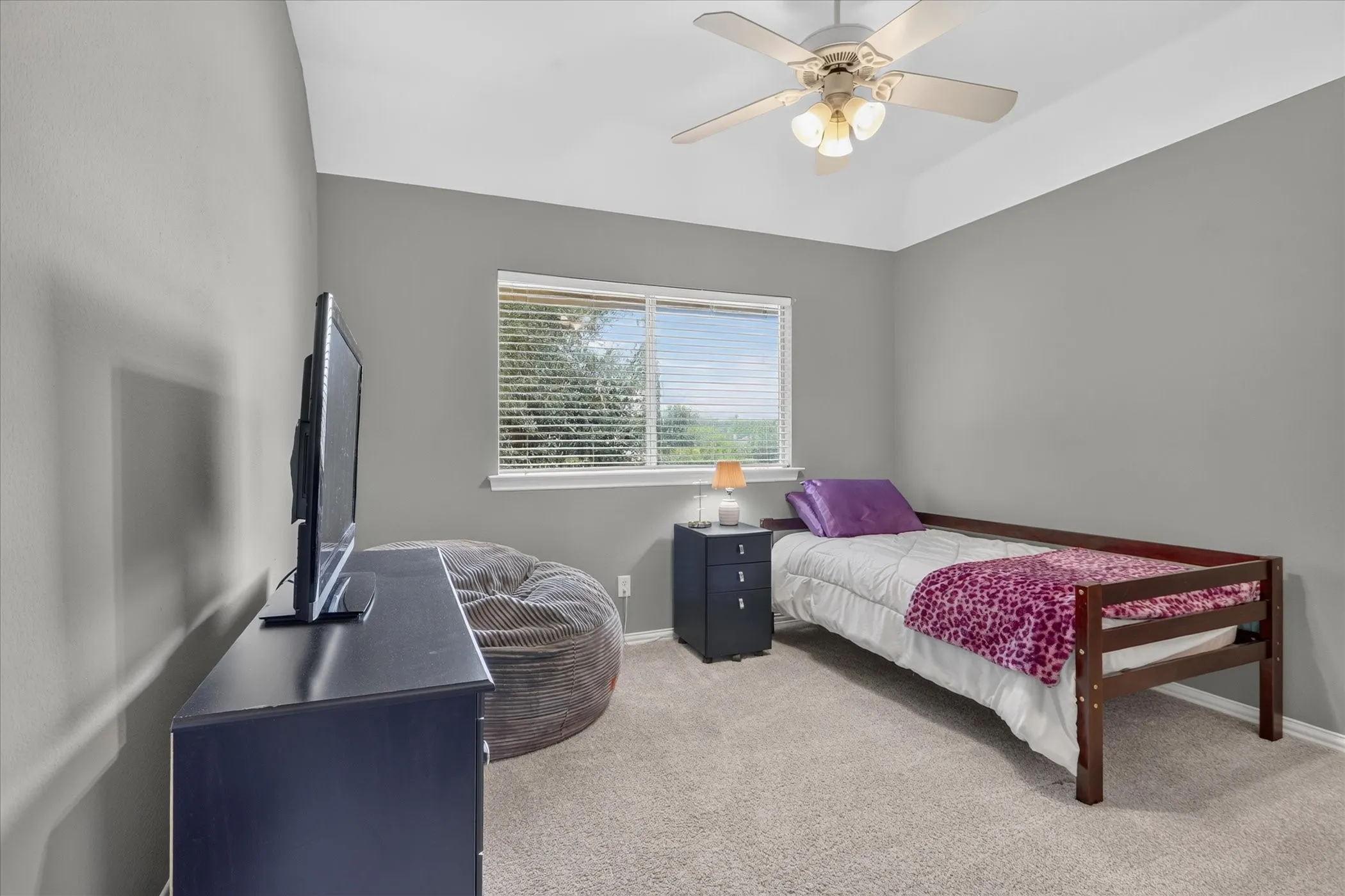 Single Family Residence For Sale in Denton County , 901 Brittany Drive, Lewisville, Texas 75067, 4 Bedroom, 3 Bathroom, 3 Garage spaces, 2,733 Sqft, built in 1997, mls#21376909, Real Estate Agent in Lewisville, Homes For Sale in Denton county, Homes For Sale in Lewisville, Realtor in Lewisville Texas, Real Estate Brokerage Independent Realty Texas, Luminita Cordes Realtor