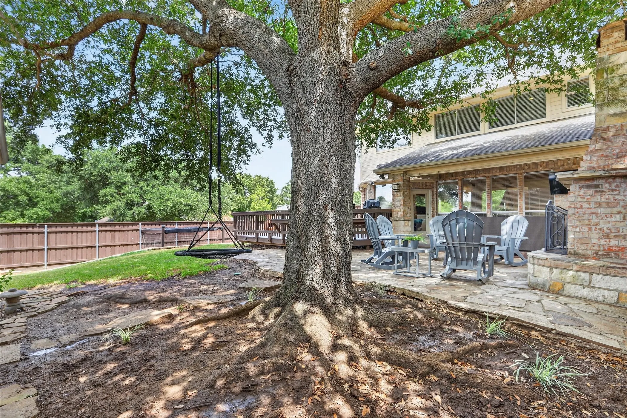 Single Family Residence For Sale in Denton County , 901 Brittany Drive, Lewisville, Texas 75067, 4 Bedroom, 3 Bathroom, 3 Garage spaces, 2,733 Sqft, built in 1997, mls#21376909, Real Estate Agent in Lewisville, Homes For Sale in Denton county, Homes For Sale in Lewisville, Realtor in Lewisville Texas, Real Estate Brokerage Independent Realty Texas, Luminita Cordes Realtor