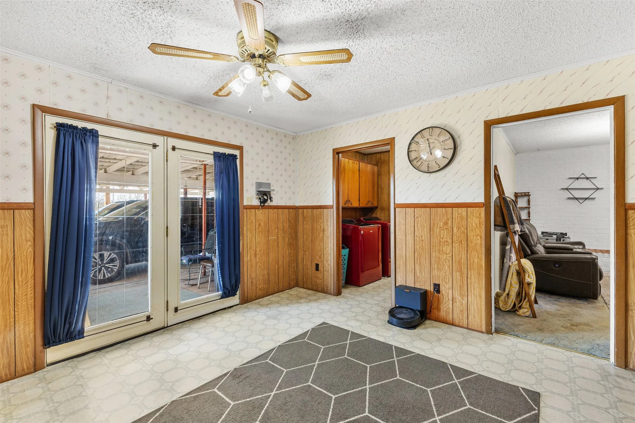 Single Family Residence For Sale in Hopkins County , 6024 FM 1870, Sulphur Springs, Texas 75482, 3 Bedroom, 3 Bathroom, Garage spaces, 2,309 Sqft, built in 1978, mls#21376913, Real Estate Agent in Sulphur Springs, Homes For Sale in Hopkins county, Homes For Sale in Sulphur Springs, Realtor in Sulphur Springs Texas, Real Estate Brokerage Independent Realty Texas, Luminita Cordes Realtor