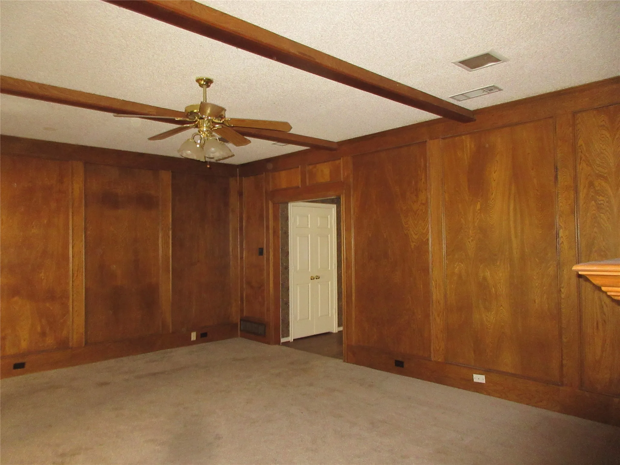 Single Family Residence For Sale in Dallas County , 1823 Green Tree Lane, Duncanville, Texas 75137, 3 Bedroom, 3 Bathroom, 2 Garage spaces, 2,506 Sqft, built in 1983, mls#21376889, Real Estate Agent in Duncanville, Homes For Sale in Dallas county, Homes For Sale in Duncanville, Realtor in Duncanville Texas, Real Estate Brokerage Independent Realty Texas, Luminita Cordes Realtor