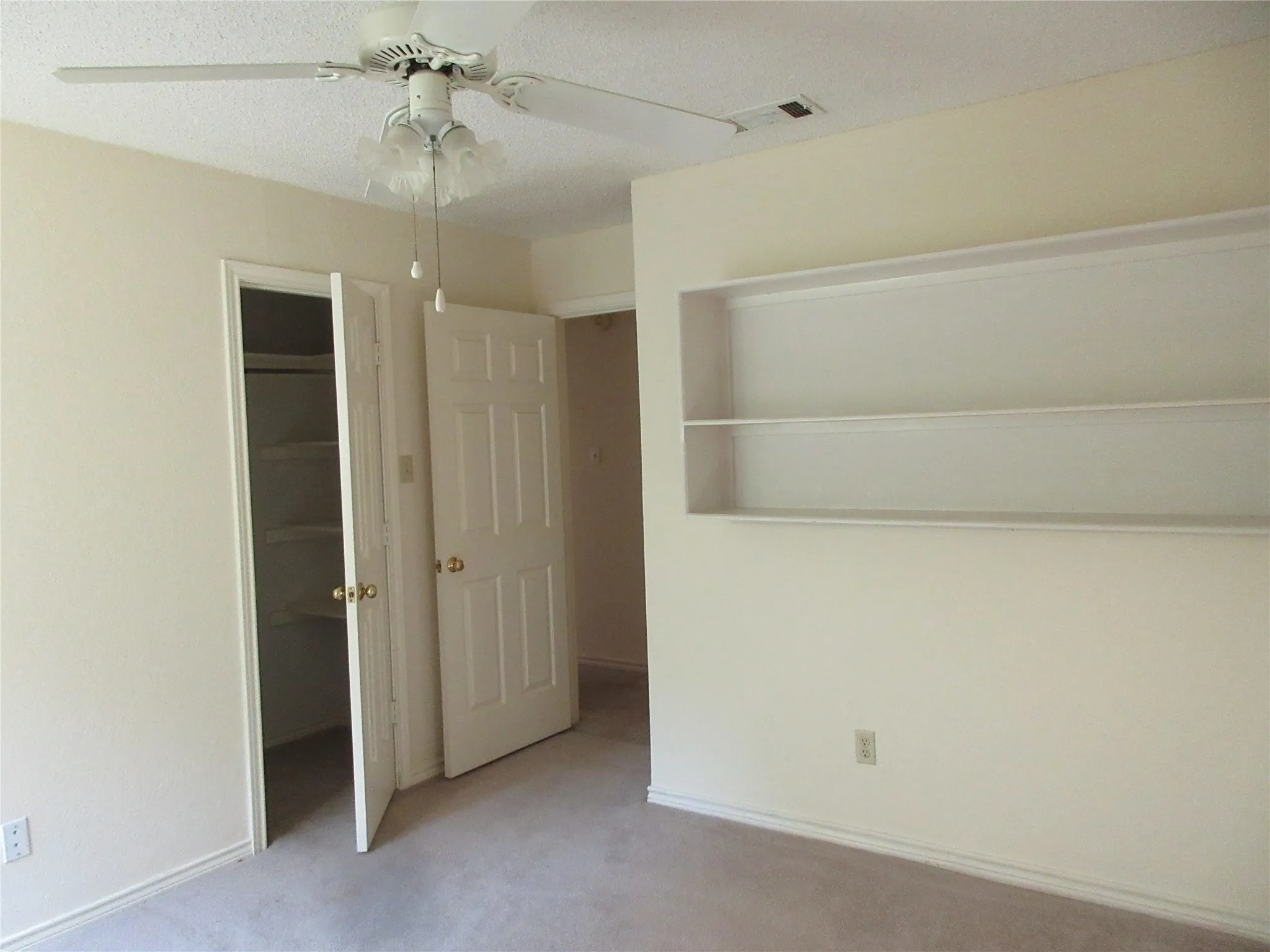 Single Family Residence For Sale in Dallas County , 1823 Green Tree Lane, Duncanville, Texas 75137, 3 Bedroom, 3 Bathroom, 2 Garage spaces, 2,506 Sqft, built in 1983, mls#21376889, Real Estate Agent in Duncanville, Homes For Sale in Dallas county, Homes For Sale in Duncanville, Realtor in Duncanville Texas, Real Estate Brokerage Independent Realty Texas, Luminita Cordes Realtor