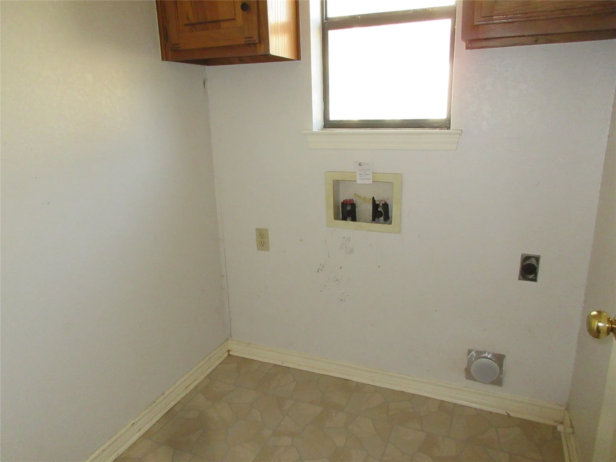 Single Family Residence For Sale in Dallas County , 1823 Green Tree Lane, Duncanville, Texas 75137, 3 Bedroom, 3 Bathroom, 2 Garage spaces, 2,506 Sqft, built in 1983, mls#21376889, Real Estate Agent in Duncanville, Homes For Sale in Dallas county, Homes For Sale in Duncanville, Realtor in Duncanville Texas, Real Estate Brokerage Independent Realty Texas, Luminita Cordes Realtor
