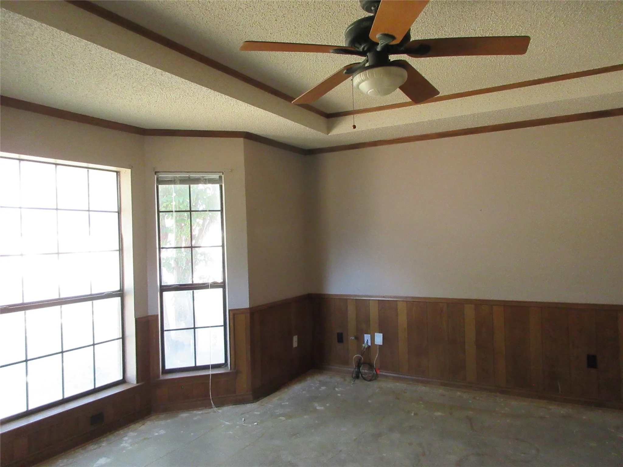 Single Family Residence For Sale in Dallas County , 1823 Green Tree Lane, Duncanville, Texas 75137, 3 Bedroom, 3 Bathroom, 2 Garage spaces, 2,506 Sqft, built in 1983, mls#21376889, Real Estate Agent in Duncanville, Homes For Sale in Dallas county, Homes For Sale in Duncanville, Realtor in Duncanville Texas, Real Estate Brokerage Independent Realty Texas, Luminita Cordes Realtor