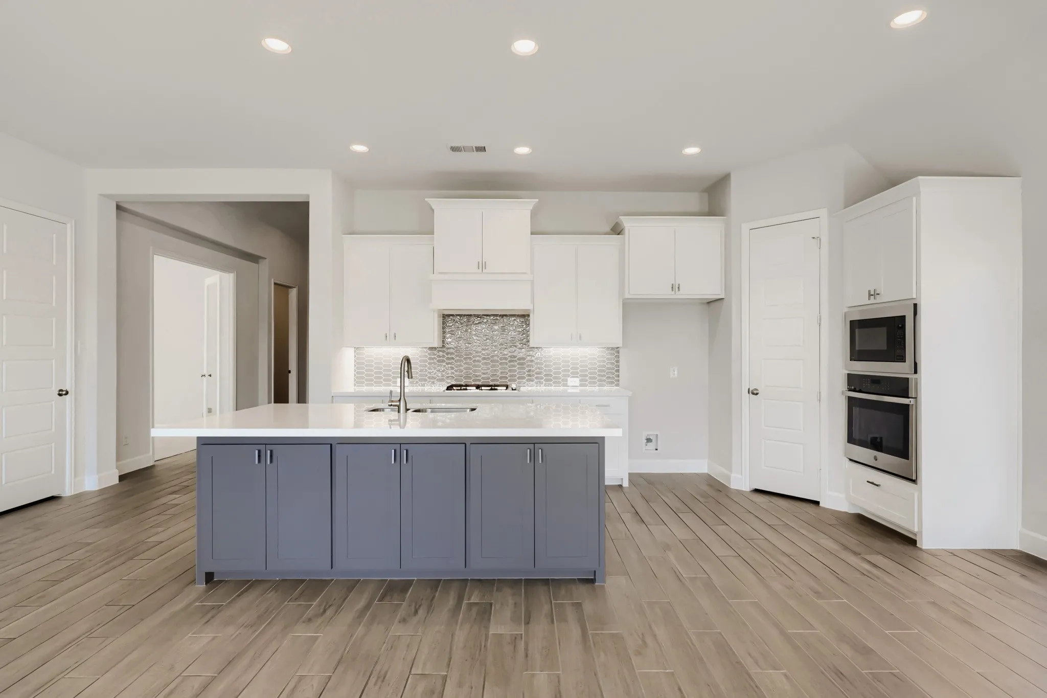 Single Family Residence For Rent in Johnson County , 1505 Misty Pasture Way, Mansfield, Texas 76063, 4 Bedroom, 3 Bathroom, 1 Garage spaces, 2,428 Sqft, built in 2023, mls#21376923, Real Estate Agent in Mansfield, Homes For Rent in Johnson county, Homes For Rent in Mansfield, Realtor in Mansfield Texas, Real Estate Brokerage Independent Realty Texas, Luminita Cordes Realtor