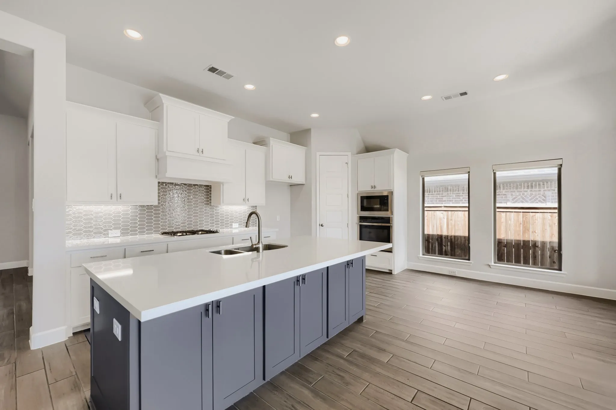 Single Family Residence For Rent in Johnson County , 1505 Misty Pasture Way, Mansfield, Texas 76063, 4 Bedroom, 3 Bathroom, 1 Garage spaces, 2,428 Sqft, built in 2023, mls#21376923, Real Estate Agent in Mansfield, Homes For Rent in Johnson county, Homes For Rent in Mansfield, Realtor in Mansfield Texas, Real Estate Brokerage Independent Realty Texas, Luminita Cordes Realtor