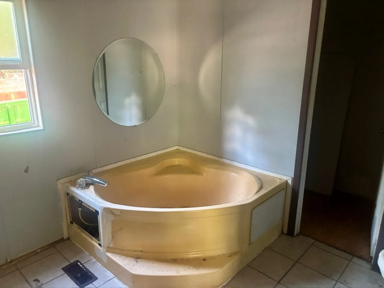 Mobile Home For Sale in Henderson County , 144 Vistaridge Drive, Gun Barrel City, Texas 75156, 3 Bedroom, 2 Bathroom, Garage spaces, 1,216 Sqft, built in 2004, mls#21376919, Real Estate Agent in Gun Barrel City, Homes For Sale in Henderson county, Homes For Sale in Gun Barrel City, Realtor in Gun Barrel City Texas, Real Estate Brokerage Independent Realty Texas, Luminita Cordes Realtor