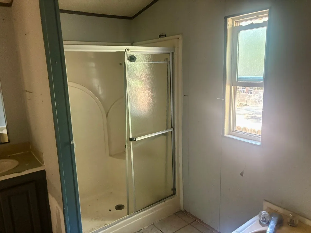 Mobile Home For Sale in Henderson County , 144 Vistaridge Drive, Gun Barrel City, Texas 75156, 3 Bedroom, 2 Bathroom, Garage spaces, 1,216 Sqft, built in 2004, mls#21376919, Real Estate Agent in Gun Barrel City, Homes For Sale in Henderson county, Homes For Sale in Gun Barrel City, Realtor in Gun Barrel City Texas, Real Estate Brokerage Independent Realty Texas, Luminita Cordes Realtor