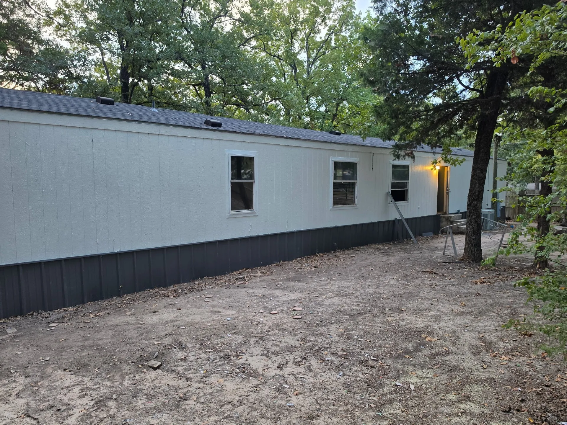 Mobile Home For Sale in Henderson County , 144 Vistaridge Drive, Gun Barrel City, Texas 75156, 3 Bedroom, 2 Bathroom, Garage spaces, 1,216 Sqft, built in 2004, mls#21376919, Real Estate Agent in Gun Barrel City, Homes For Sale in Henderson county, Homes For Sale in Gun Barrel City, Realtor in Gun Barrel City Texas, Real Estate Brokerage Independent Realty Texas, Luminita Cordes Realtor