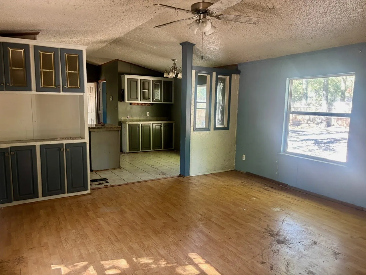 Mobile Home For Sale in Henderson County , 144 Vistaridge Drive, Gun Barrel City, Texas 75156, 3 Bedroom, 2 Bathroom, Garage spaces, 1,216 Sqft, built in 2004, mls#21376919, Real Estate Agent in Gun Barrel City, Homes For Sale in Henderson county, Homes For Sale in Gun Barrel City, Realtor in Gun Barrel City Texas, Real Estate Brokerage Independent Realty Texas, Luminita Cordes Realtor