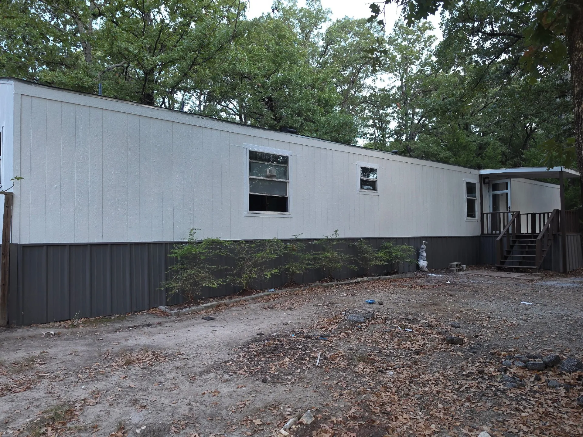 Mobile Home For Sale in Henderson County , 144 Vistaridge Drive, Gun Barrel City, Texas 75156, 3 Bedroom, 2 Bathroom, Garage spaces, 1,216 Sqft, built in 2004, mls#21376919, Real Estate Agent in Gun Barrel City, Homes For Sale in Henderson county, Homes For Sale in Gun Barrel City, Realtor in Gun Barrel City Texas, Real Estate Brokerage Independent Realty Texas, Luminita Cordes Realtor
