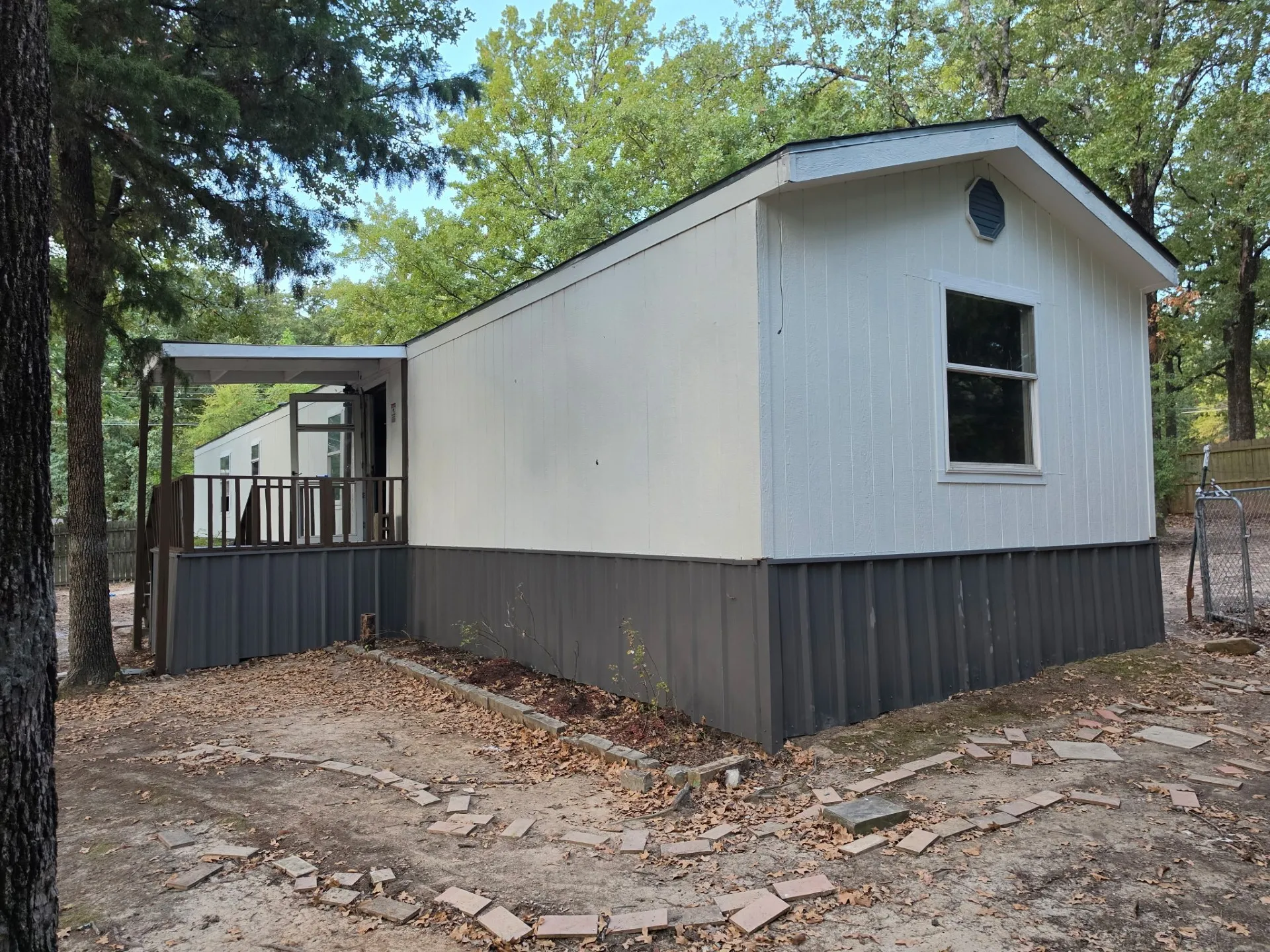 Mobile Home For Sale in Henderson County , 144 Vistaridge Drive, Gun Barrel City, Texas 75156, 3 Bedroom, 2 Bathroom, Garage spaces, 1,216 Sqft, built in 2004, mls#21376919, Real Estate Agent in Gun Barrel City, Homes For Sale in Henderson county, Homes For Sale in Gun Barrel City, Realtor in Gun Barrel City Texas, Real Estate Brokerage Independent Realty Texas, Luminita Cordes Realtor