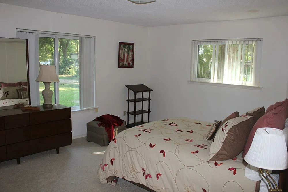 Single Family Residence For Sale in Dallas County , 8473 Stults Road, Dallas, Texas 75243, 4 Bedroom, 3 Bathroom, 2 Garage spaces, 2,095 Sqft, built in 1967, mls#21376927, Real Estate Agent in Dallas, Homes For Sale in Dallas county, Homes For Sale in Dallas, Realtor in Dallas Texas, Real Estate Brokerage Independent Realty Texas, Luminita Cordes Realtor