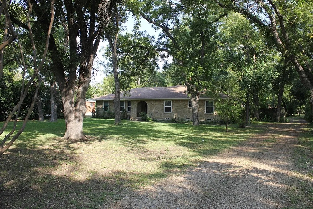 Single Family Residence For Sale in Dallas County , 8473 Stults Road, Dallas, Texas 75243, 4 Bedroom, 3 Bathroom, 2 Garage spaces, 2,095 Sqft, built in 1967, mls#21376927, Real Estate Agent in Dallas, Homes For Sale in Dallas county, Homes For Sale in Dallas, Realtor in Dallas Texas, Real Estate Brokerage Independent Realty Texas, Luminita Cordes Realtor