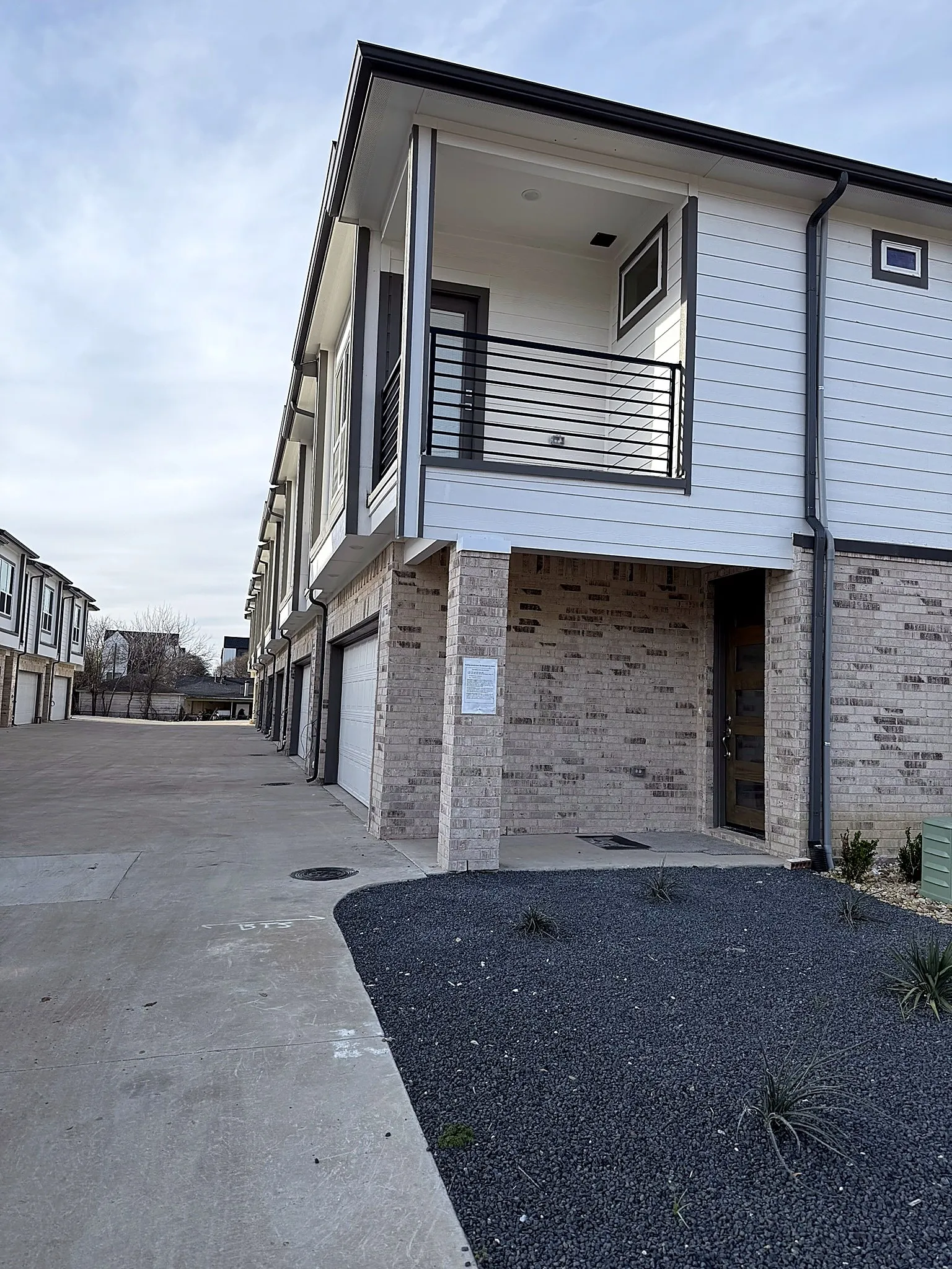 Townhouse For Sale in Dallas County , 7306 Rubio Place, Dallas, Texas 75235, 2 Bedroom, 3 Bathroom, 1 Garage spaces, 1,727 Sqft, built in 2023, mls#21376928, Real Estate Agent in Dallas, Homes For Sale in Dallas county, Homes For Sale in Dallas, Realtor in Dallas Texas, Real Estate Brokerage Independent Realty Texas, Luminita Cordes Realtor
