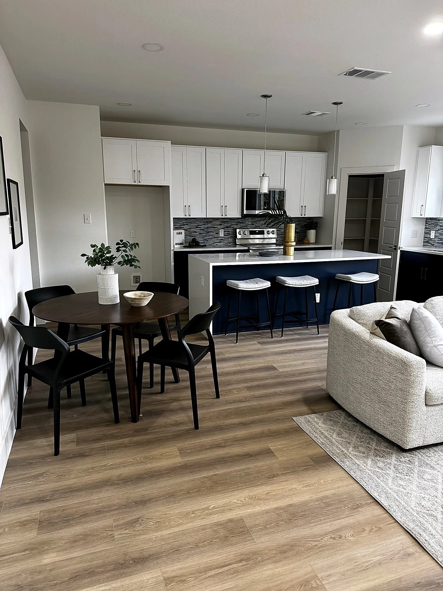 Townhouse For Sale in Dallas County , 7306 Rubio Place, Dallas, Texas 75235, 2 Bedroom, 3 Bathroom, 1 Garage spaces, 1,727 Sqft, built in 2023, mls#21376928, Real Estate Agent in Dallas, Homes For Sale in Dallas county, Homes For Sale in Dallas, Realtor in Dallas Texas, Real Estate Brokerage Independent Realty Texas, Luminita Cordes Realtor