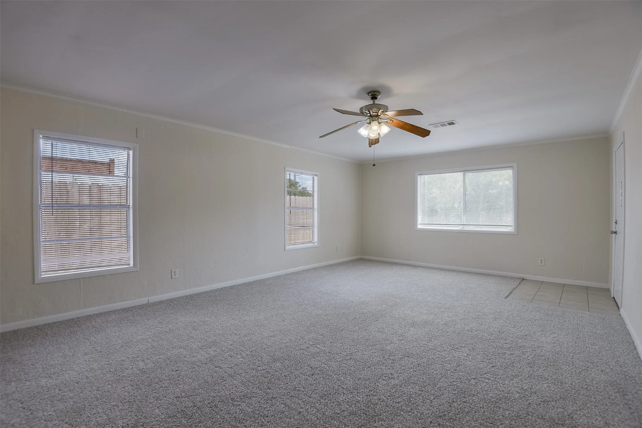 Single Family Residence For Sale in Ellis County , 8170 S Highway 77, Forreston, Texas 76041, 3 Bedroom, 2 Bathroom, Garage spaces, 1,320 Sqft, built in 1950, mls#21376384, Real Estate Agent in Forreston, Homes For Sale in Ellis county, Homes For Sale in Forreston, Realtor in Forreston Texas, Real Estate Brokerage Independent Realty Texas, Luminita Cordes Realtor