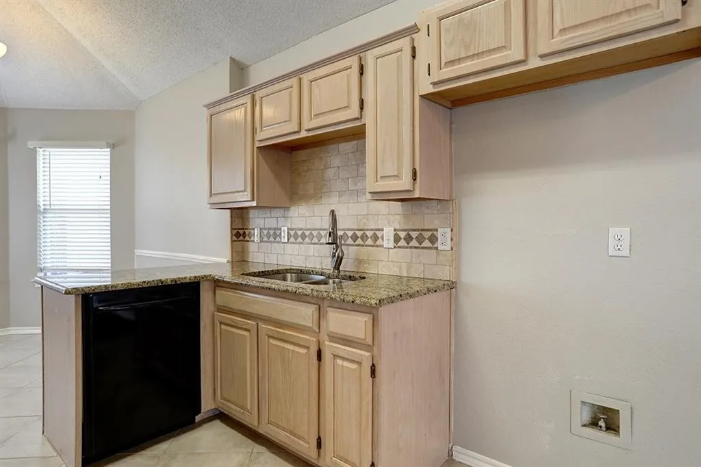 Single Family Residence For Rent in Denton County , 4206 Wild Plum Drive, Carrollton, Texas 75010, 3 Bedroom, 2 Bathroom, 2 Garage spaces, 1,539 Sqft, built in 1994, mls#21367293, Real Estate Agent in Carrollton, Homes For Rent in Denton county, Homes For Rent in Carrollton, Realtor in Carrollton Texas, Real Estate Brokerage Independent Realty Texas, Luminita Cordes Realtor