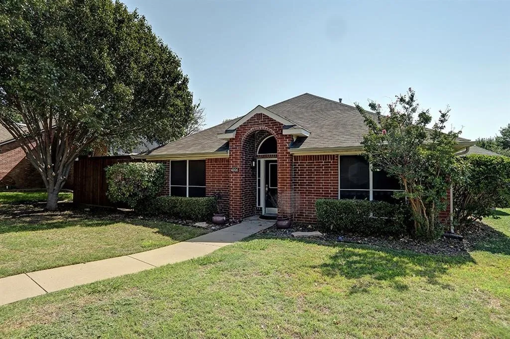 Single Family Residence For Rent in Denton County , 4206 Wild Plum Drive, Carrollton, Texas 75010, 3 Bedroom, 2 Bathroom, 2 Garage spaces, 1,539 Sqft, built in 1994, mls#21367293, Real Estate Agent in Carrollton, Homes For Rent in Denton county, Homes For Rent in Carrollton, Realtor in Carrollton Texas, Real Estate Brokerage Independent Realty Texas, Luminita Cordes Realtor