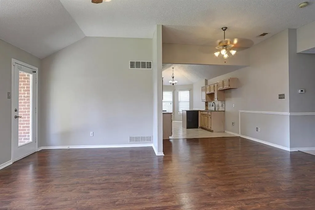 Single Family Residence For Rent in Denton County , 4206 Wild Plum Drive, Carrollton, Texas 75010, 3 Bedroom, 2 Bathroom, 2 Garage spaces, 1,539 Sqft, built in 1994, mls#21367293, Real Estate Agent in Carrollton, Homes For Rent in Denton county, Homes For Rent in Carrollton, Realtor in Carrollton Texas, Real Estate Brokerage Independent Realty Texas, Luminita Cordes Realtor