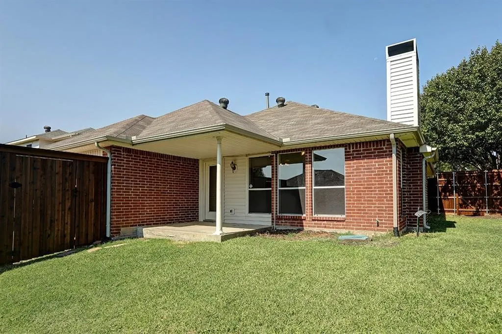 Single Family Residence For Rent in Denton County , 4206 Wild Plum Drive, Carrollton, Texas 75010, 3 Bedroom, 2 Bathroom, 2 Garage spaces, 1,539 Sqft, built in 1994, mls#21367293, Real Estate Agent in Carrollton, Homes For Rent in Denton county, Homes For Rent in Carrollton, Realtor in Carrollton Texas, Real Estate Brokerage Independent Realty Texas, Luminita Cordes Realtor