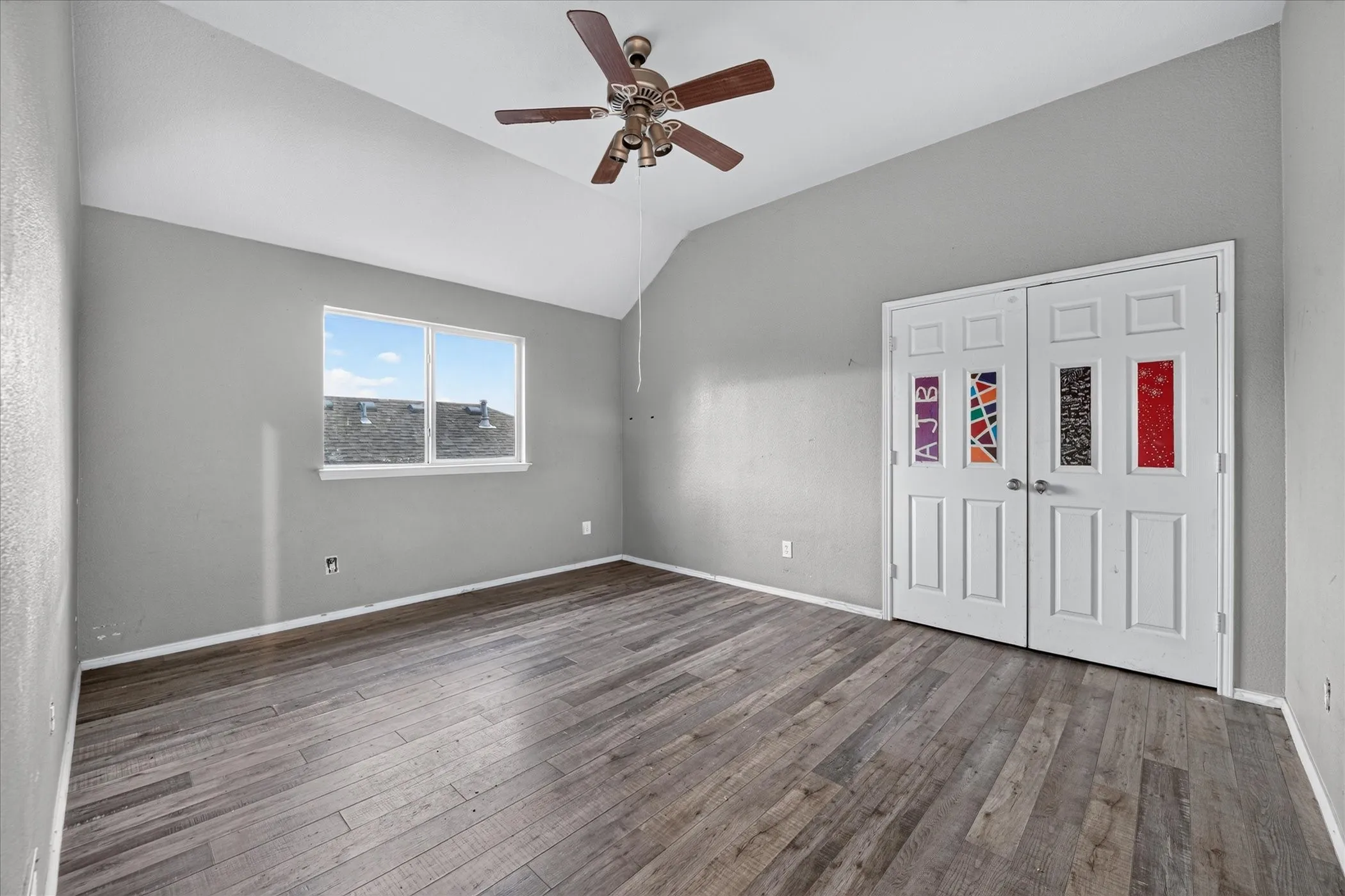 Single Family Residence For Sale in Tarrant County , 10369 Bradshaw Drive, Fort Worth, Texas 76108, 4 Bedroom, 3 Bathroom, 2 Garage spaces, 2,980 Sqft, built in 2007, mls#21374113, Real Estate Agent in Fort Worth, Homes For Sale in Tarrant county, Homes For Sale in Fort Worth, Realtor in Fort Worth Texas, Real Estate Brokerage Independent Realty Texas, Luminita Cordes Realtor